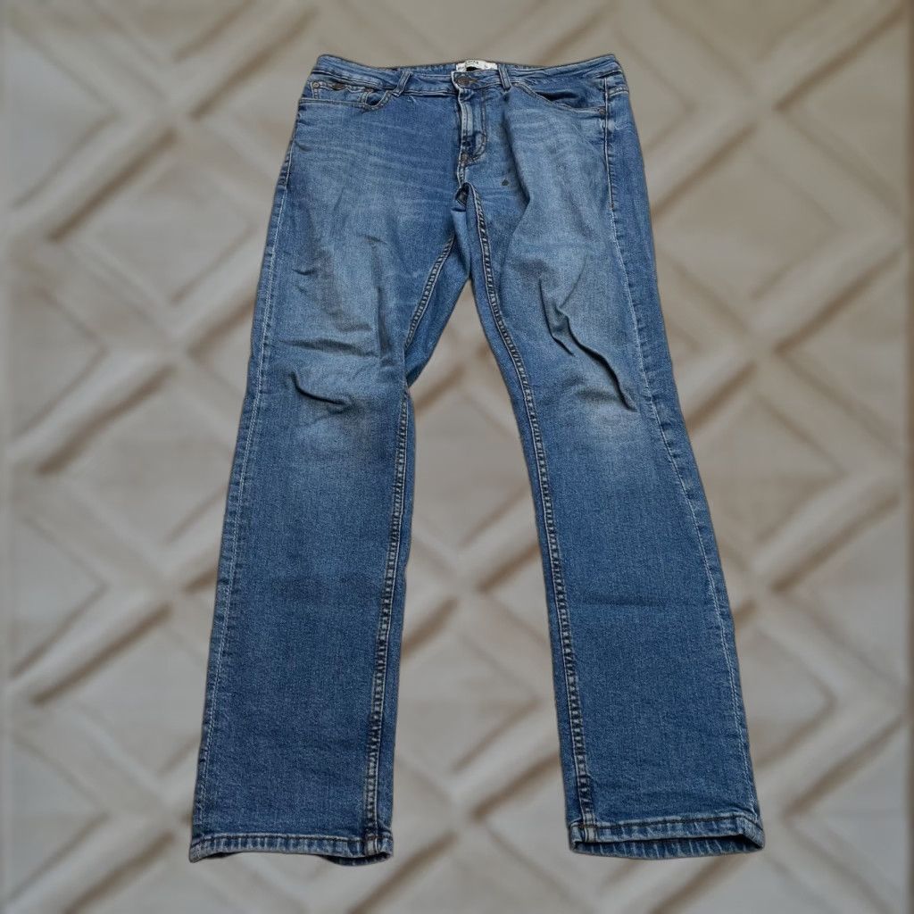 Vintage Pull&Bear Jeans Mens 34x31 Slim Straight Leg Dark Blue Denim Casual Slimming 5-Pocket 34 Inseam Regular Waist Mens Jeans Size US 34 / EU 50 - 1 Thumbnail