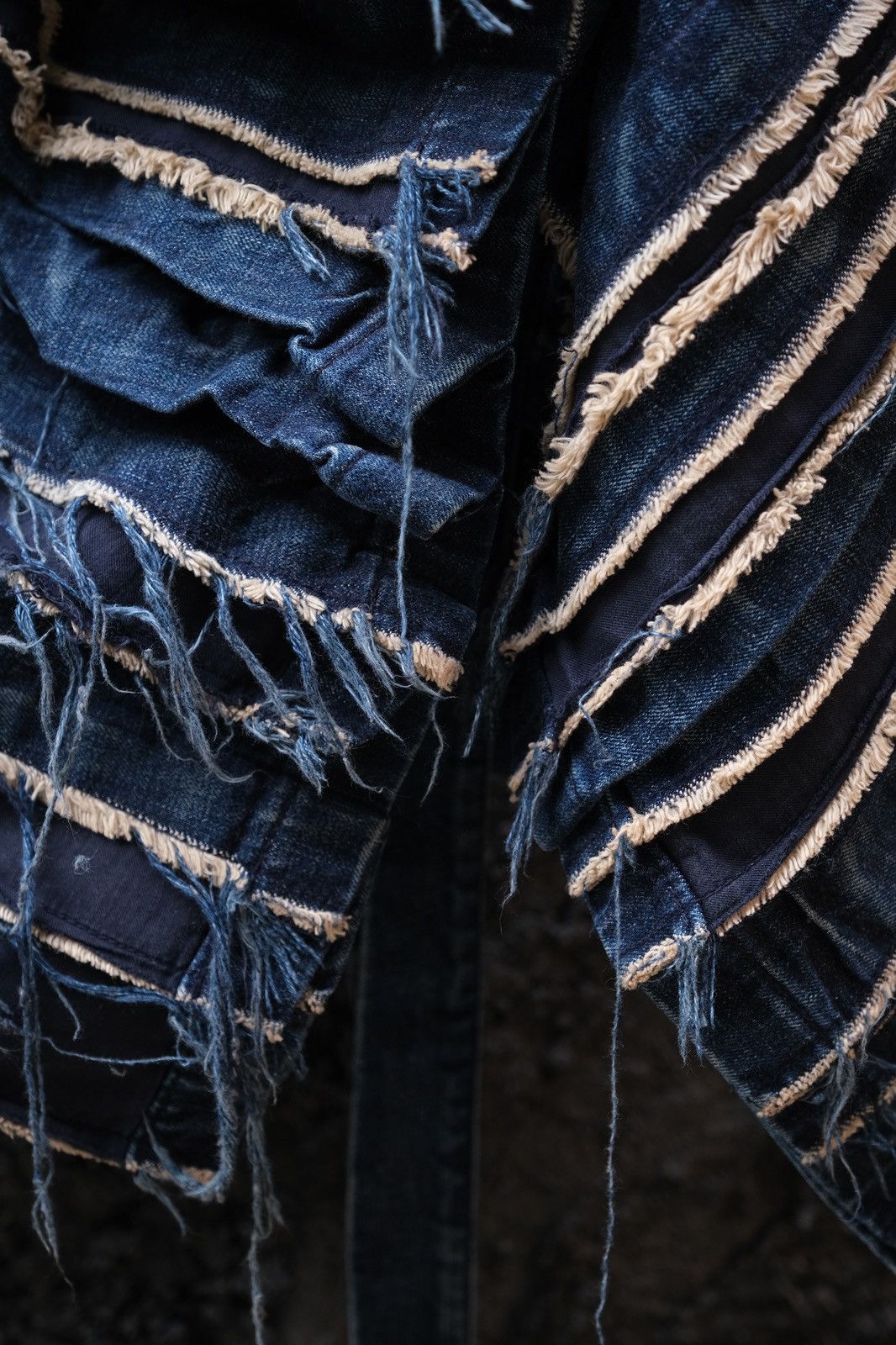 Tricot Comme des Garcons tricot Comme des garcons AD2005 Wrap Denim Skirt Size 27" / US 4 / IT 40 - 4 Thumbnail