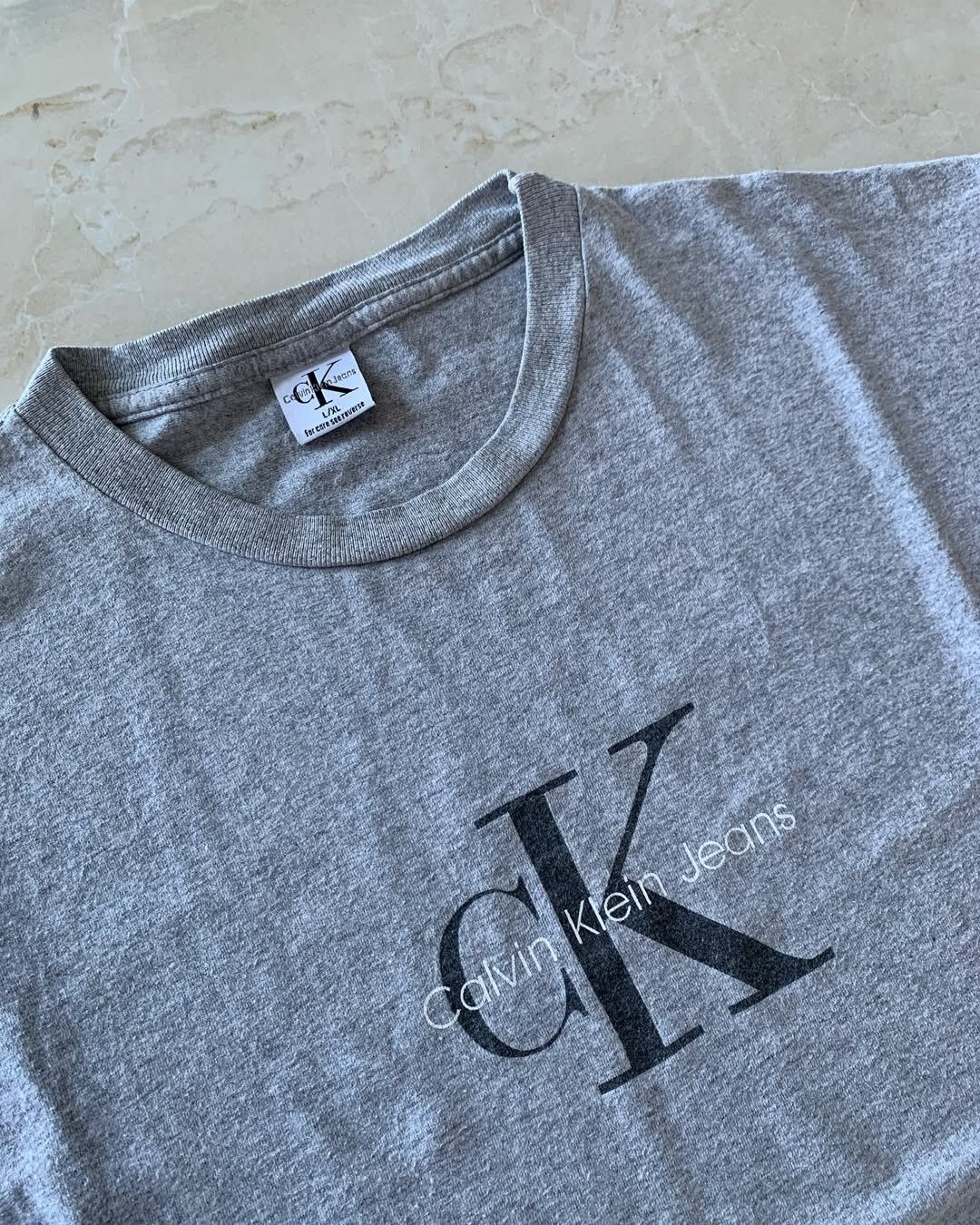 Calvin Klein Vintage 90s Calvin Klein Center Logo Tshirt Size US XL / EU 56 / 4 - 2 Thumbnail