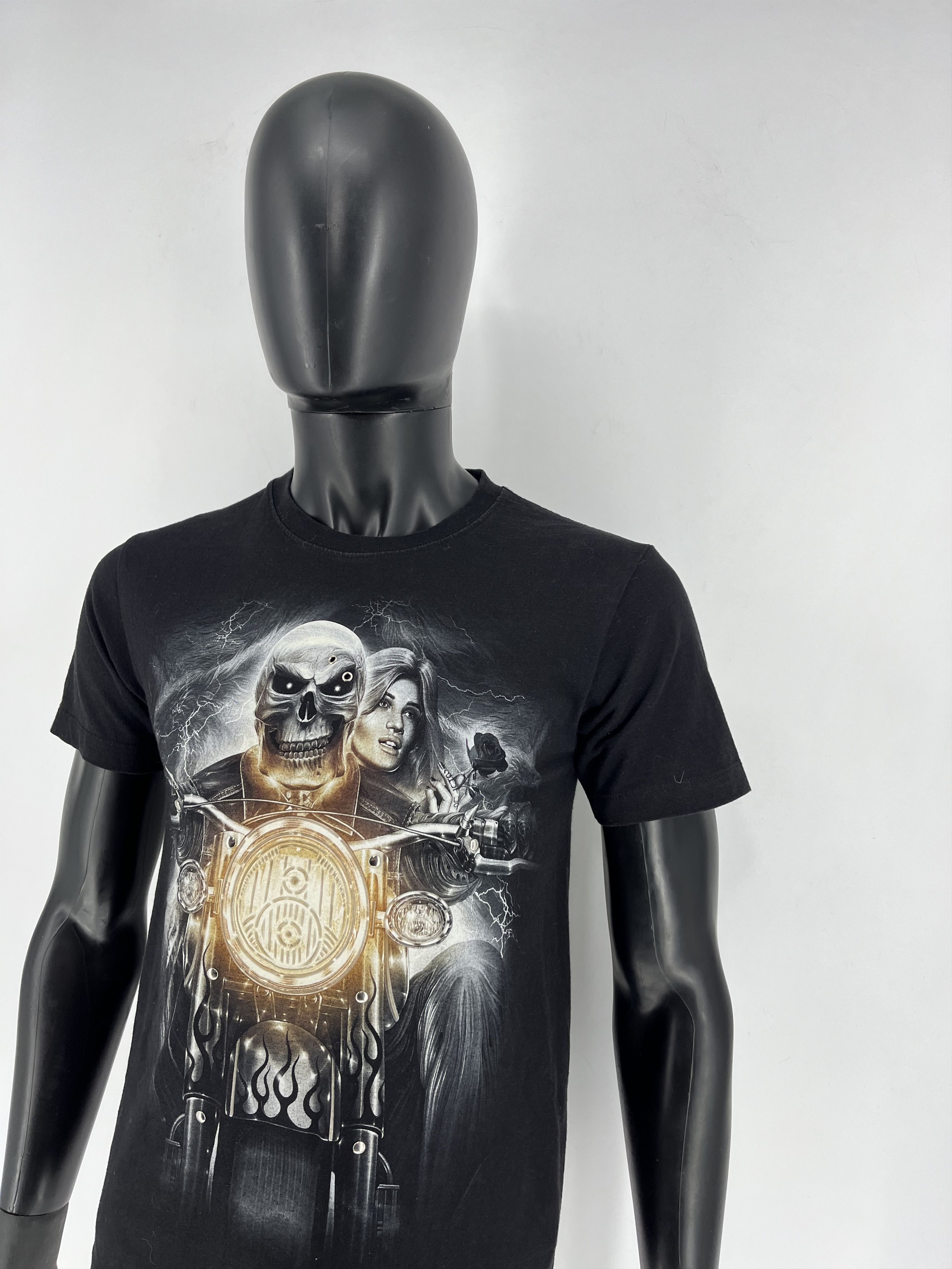 Vintage T-shirt Skeleton and a girl with a girl on a motorcycle Size US S / EU 44-46 / 1 - 9 Thumbnail