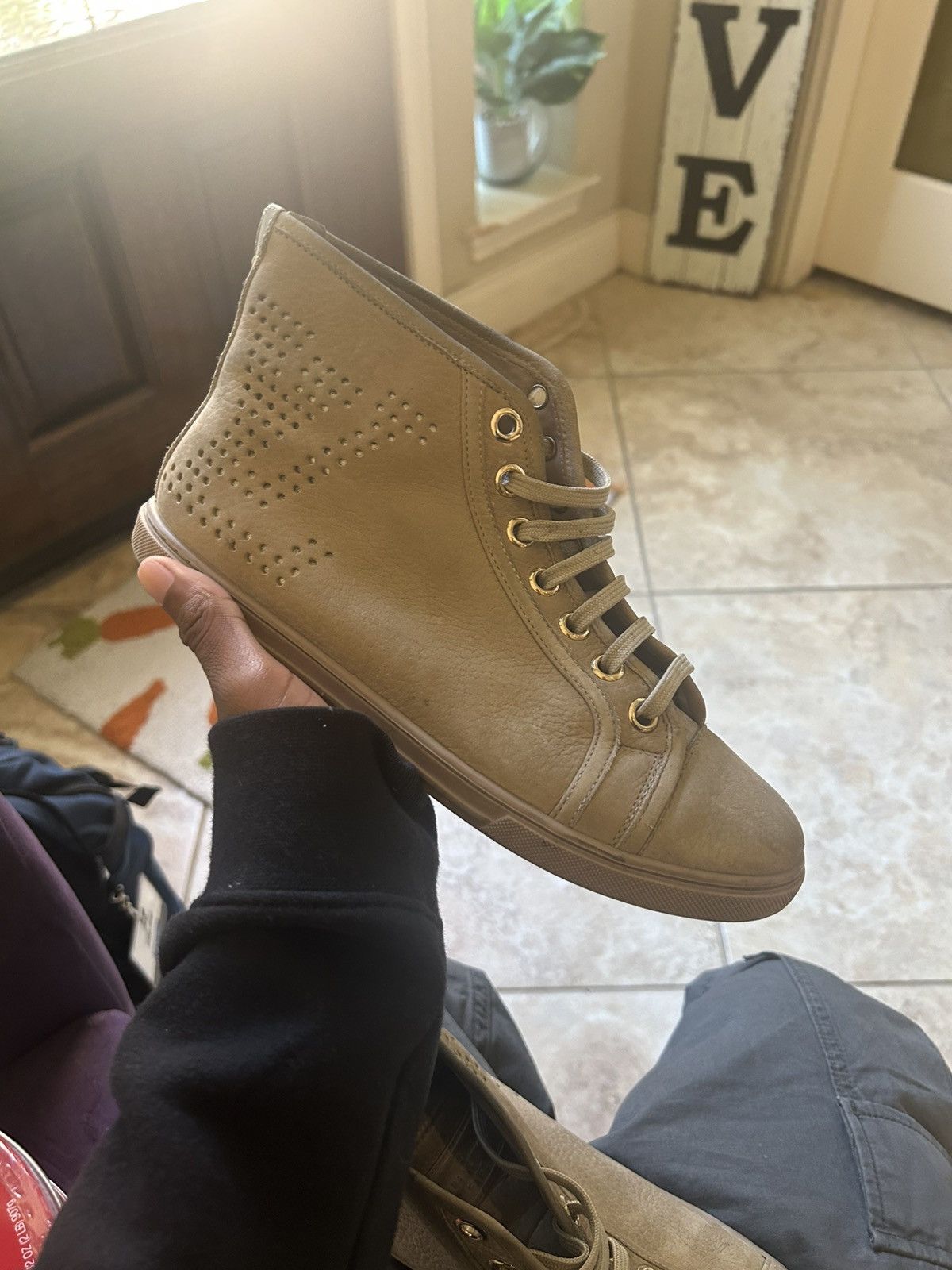 Louis Vuitton Louis Vuitton Taupe Leather hightop sneaker 39/8.5 Size US 8.5 / IT 38.5 - 10 Thumbnail