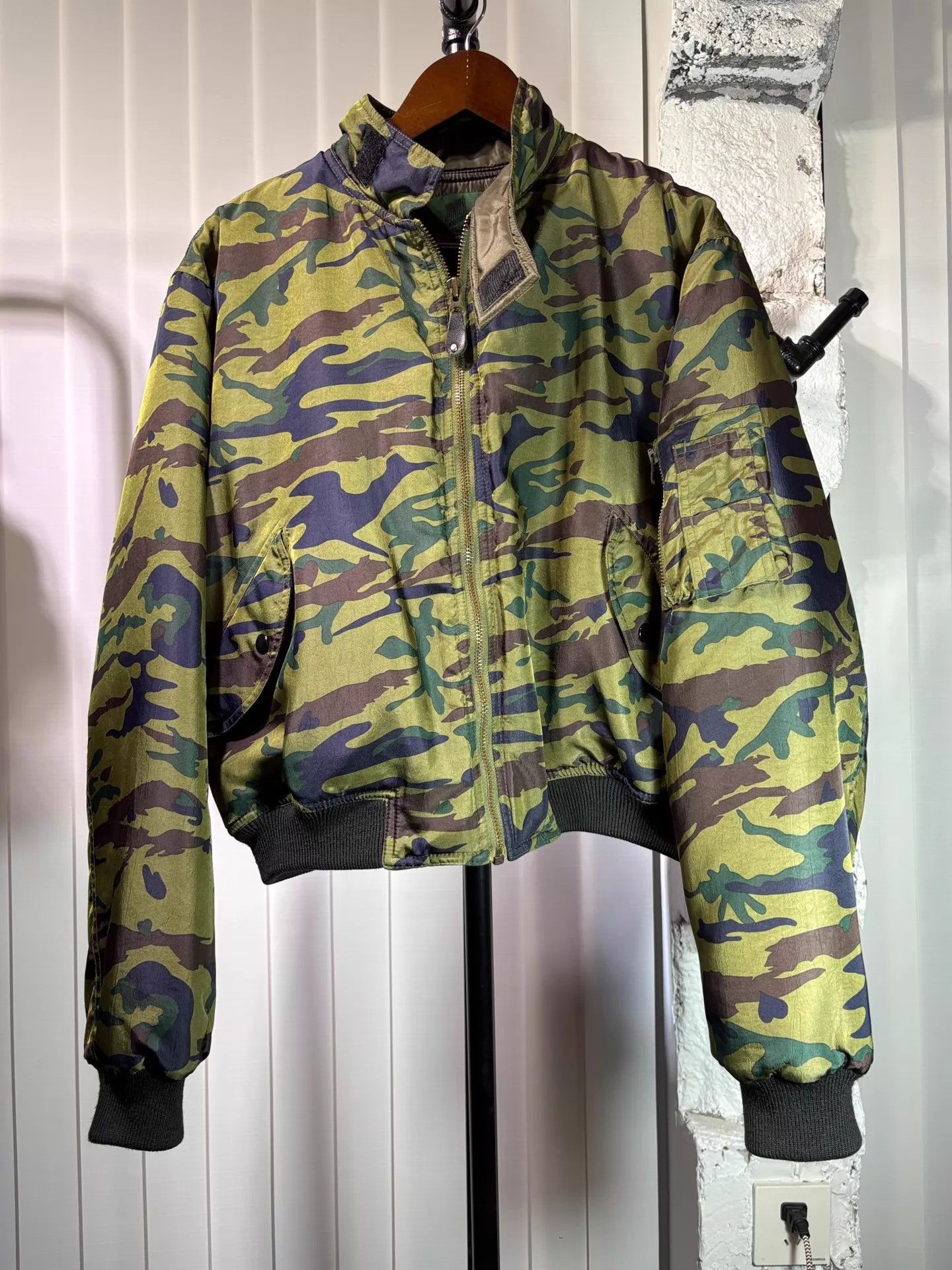 Jean Paul Gaultier JPG 80s Heart Camo Short Wide MA-1 Bomber Jacket Size US M / EU 48-50 / 2 - 1 Thumbnail
