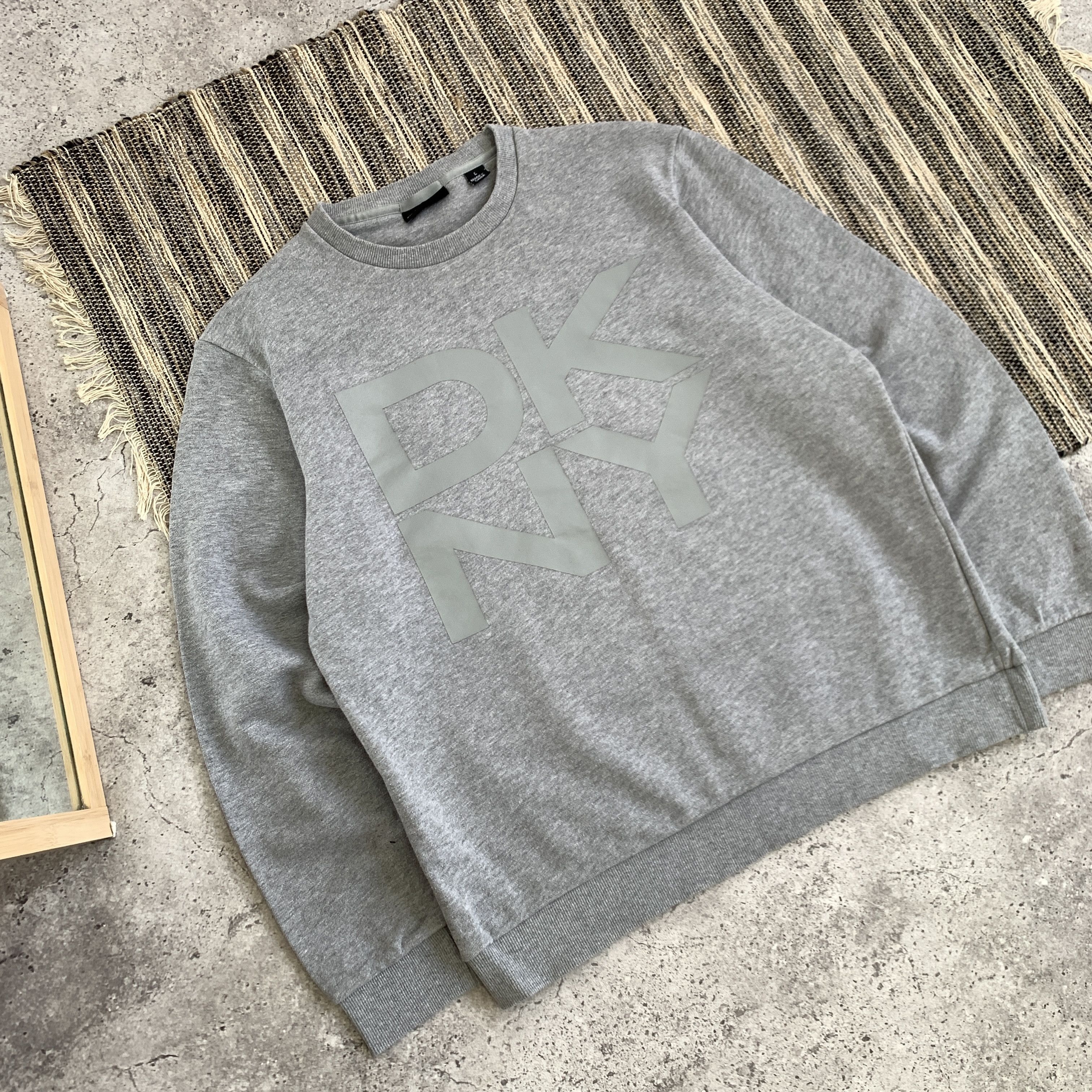 DKNY Vintage DKNY Donna Karan Graphic Grey Crewneck Sweatshirt Size US L / EU 52-54 / 3 - 2 Thumbnail