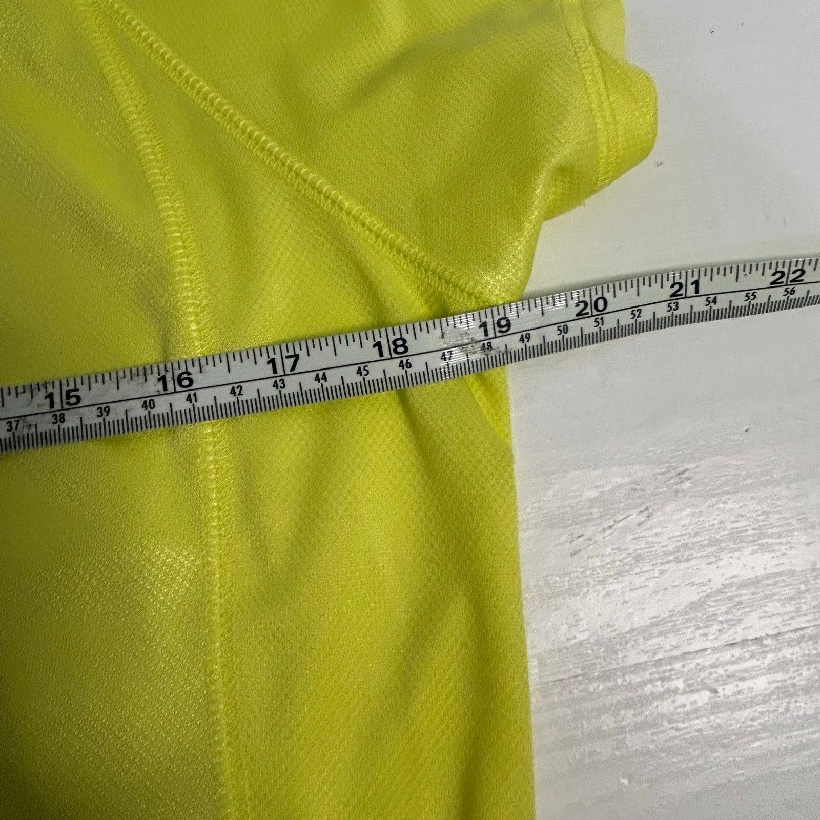 Champion Champion Yellow V-Neck Athletic Shirt Large Polyester Active Size L / US 10 / IT 46 - 5 Thumbnail