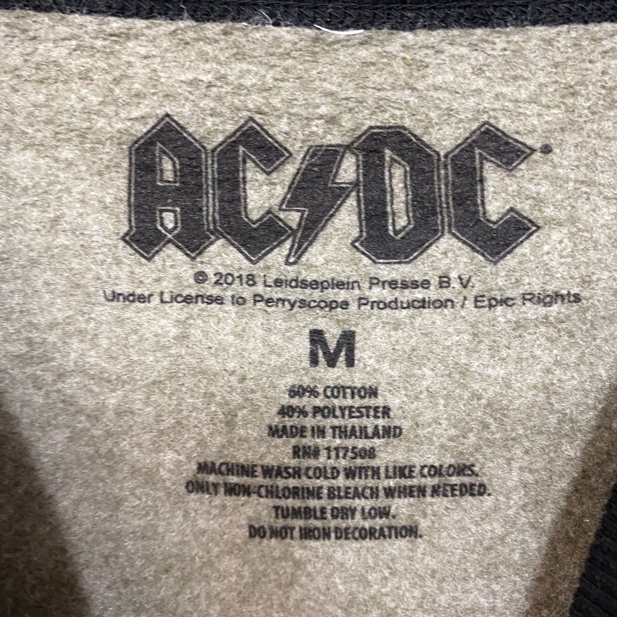 AC/DC AC/DC High Voltage Logo Crewneck size Medium Size US M / EU 48-50 / 2 - 4 Thumbnail