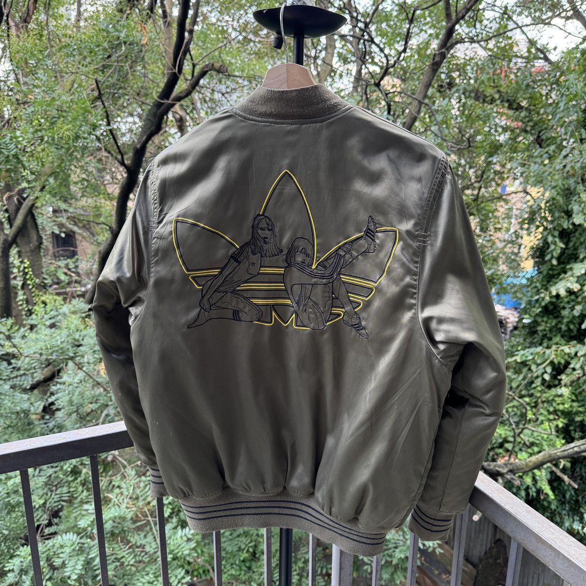 Adidas 2004 Adidas Thrashed Faded Distressed Jacket ERD Grunge Size US S / EU 44-46 / 1 - 1 Thumbnail