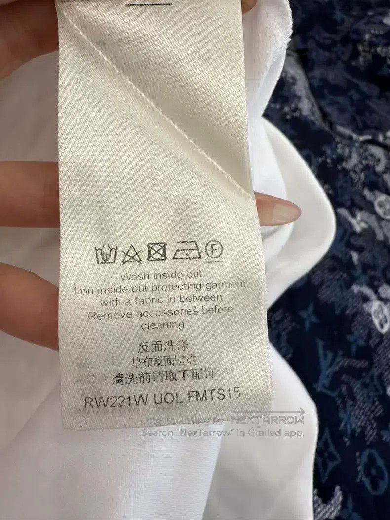 Louis Vuitton Louis Vuitton White Zip Badge Half Sleeve T-shirt Size L / US 10 / IT 46 - 8 Thumbnail