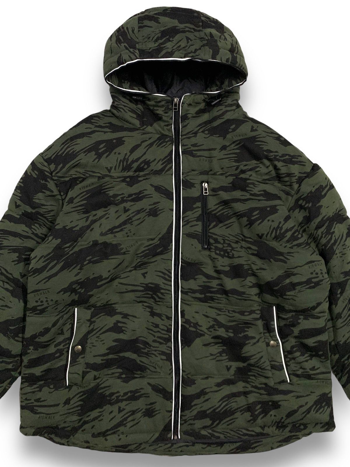 Airwalk AIRWALK Camo Padded Puffer Down Jacket Travis Scott Style Size US XXL / EU 58 / 5 - 4 Thumbnail