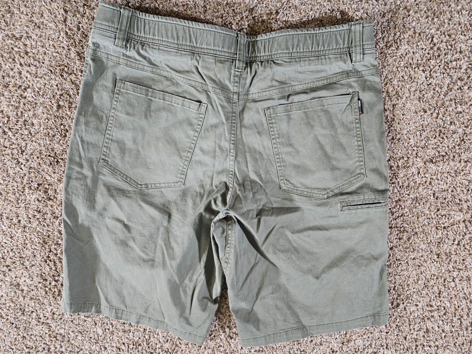 Designer swisstech size 34 green shorts Size US 34 / EU 50 - 4 Thumbnail
