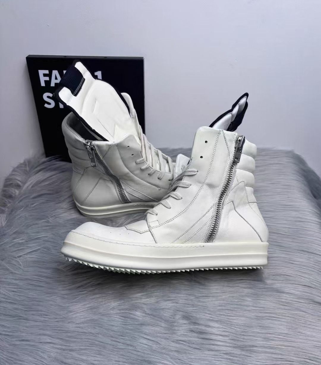 Rick Owens Rick Owens White High Top Sneakers Size US 8 / EU 41 - 2 Thumbnail