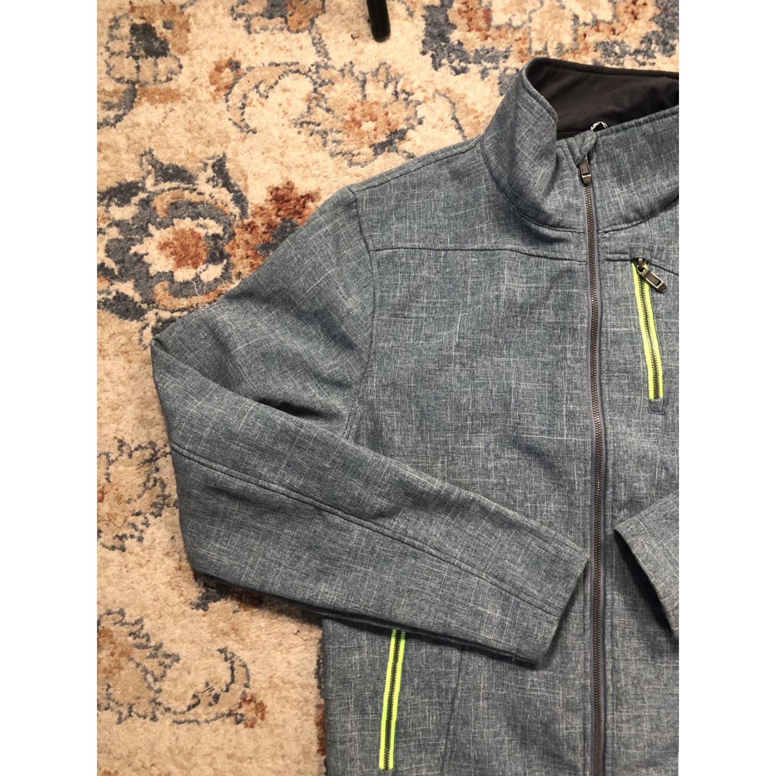 Spyder Spyder Jacket Mens M Grey Softshell Full Zip Lined Ski Hiking Neon Trim Pocketed Size US M / EU 48-50 / 2 - 3 Thumbnail