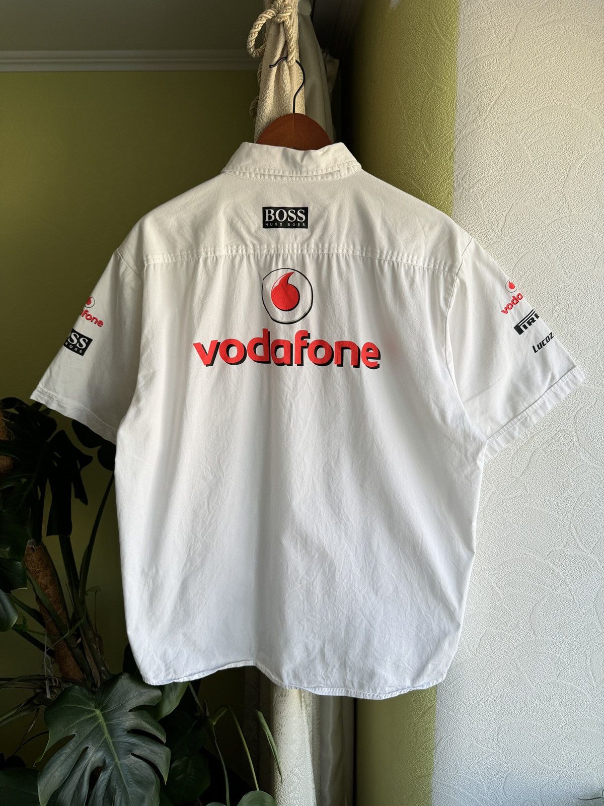 Japanese Brand Vintage McLaren Vodafone Hugo boss Racing Shirt Size US L / EU 52-54 / 3 - 3 Thumbnail
