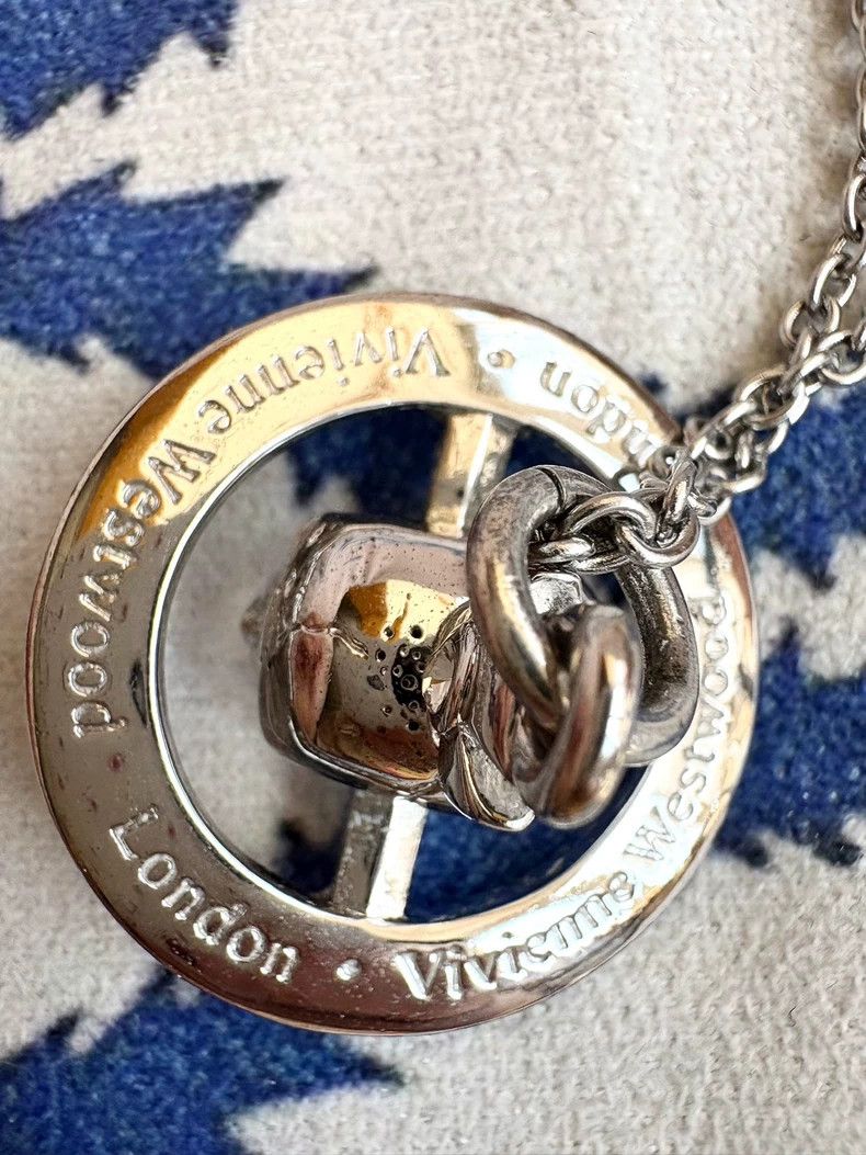 Vivienne Westwood Vivienne Westwood 3D Skull Orb Necklace Size ONE SIZE - 8 Thumbnail