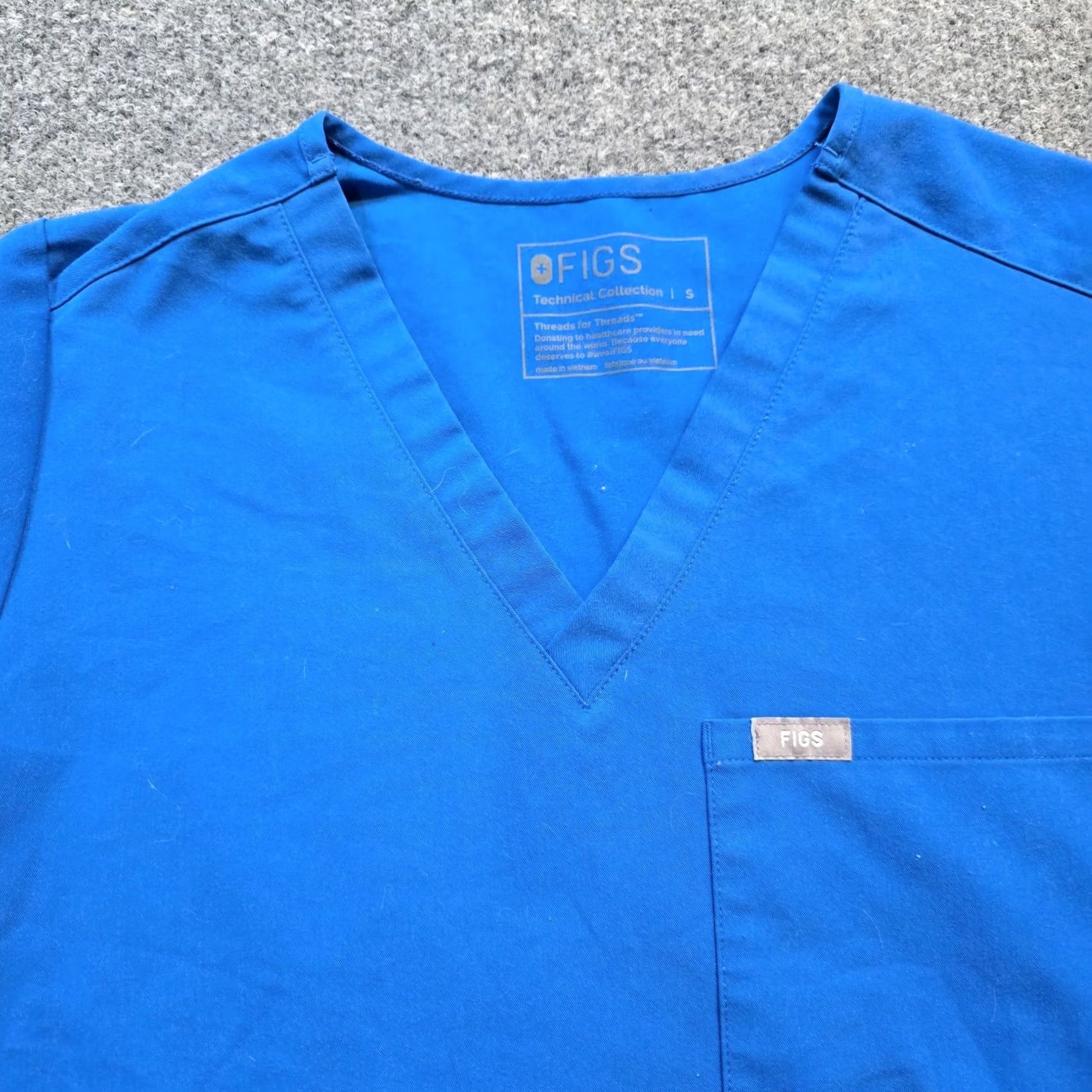 Vintage FIGS Top Womens Small Blue Pocket Short Sleeve Embroidered Cat Technical Comfort Shirt Womens S Blue Cat Embroidered Size S / US 4 / IT 40 - 2 Thumbnail