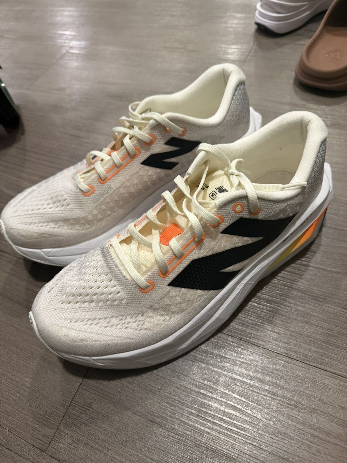 New Balance MEN'S US M12 - NEW BALANCE FUELCELL SUPERCOMP TRAINER V3 Size US 12 / EU 45 - 1 Thumbnail