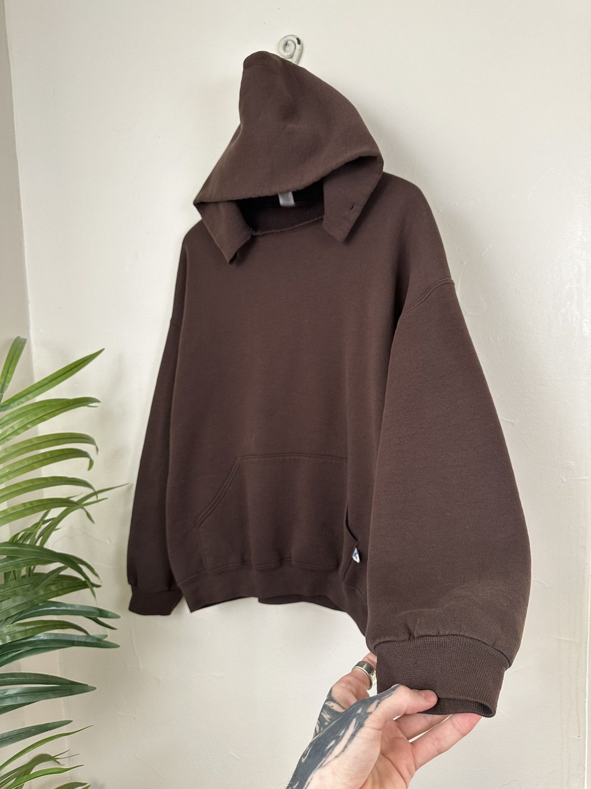 Russell Athletic (XXL) SICK BOXY BROWN Y2K Russell Athletic Hoodie Size US XXL / EU 58 / 5 - 1 Thumbnail