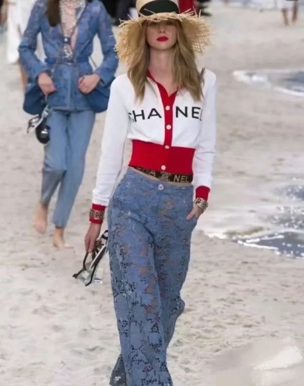 Chanel Chanel Beach series red and white color-blocked knitwear Size XXS / US 00 / IT 34 - 1 Thumbnail