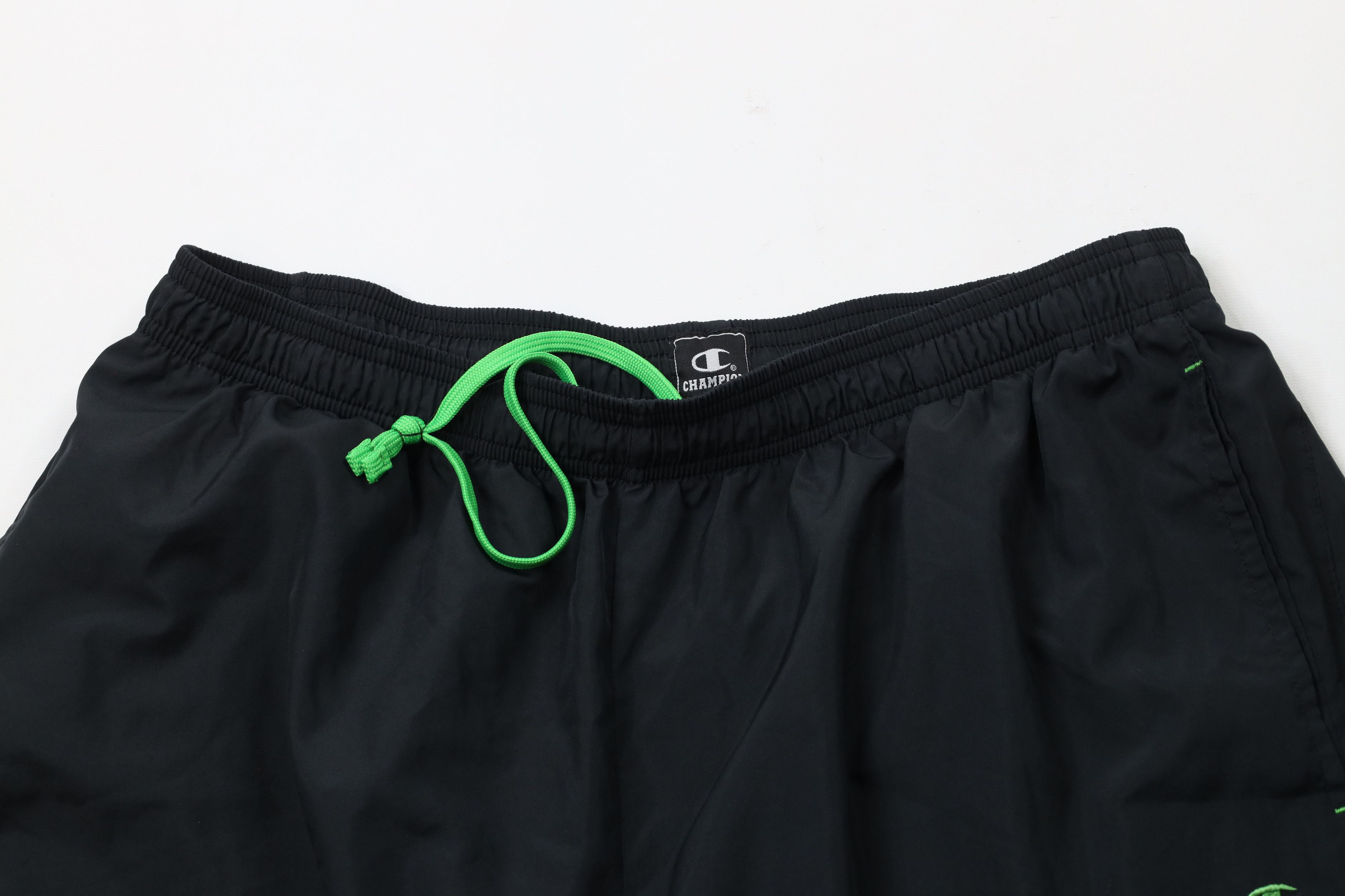 Champion × Vintage Vintage 90s Champion Classic Logo Running Soccer Shorts Size US 34 / EU 50 - 2 Thumbnail