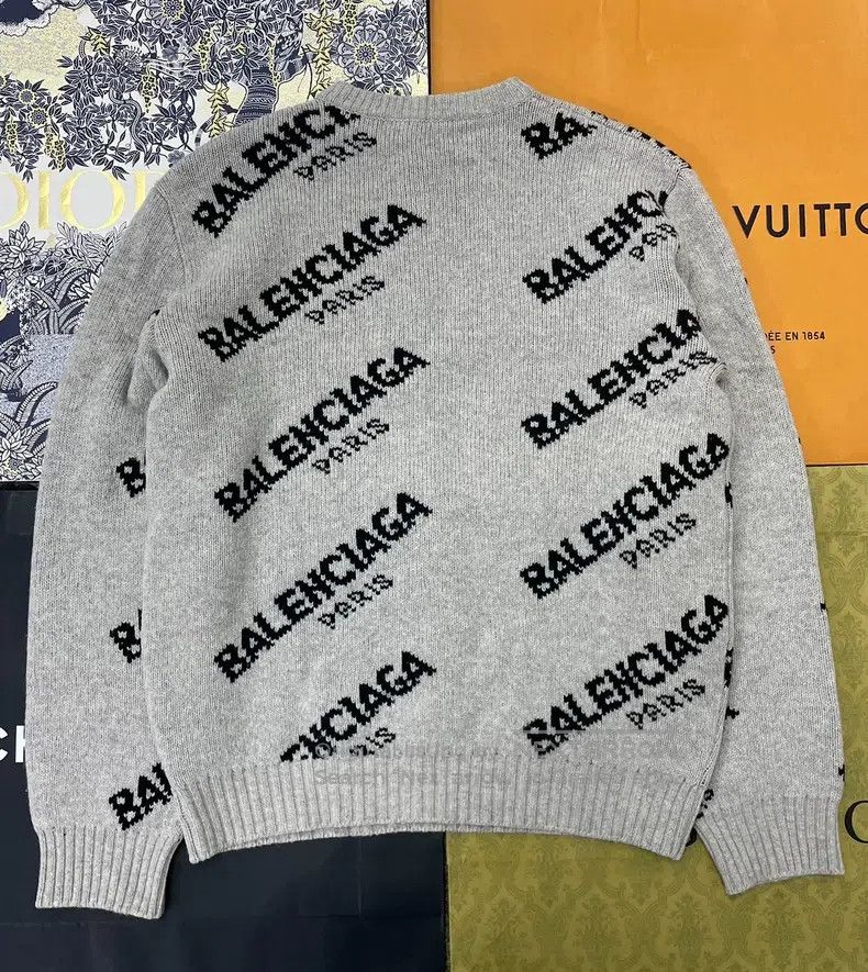Balenciaga Balenciaga Gray sweater with large lettered logo, size M Size US M / EU 48-50 / 2 - 3 Thumbnail