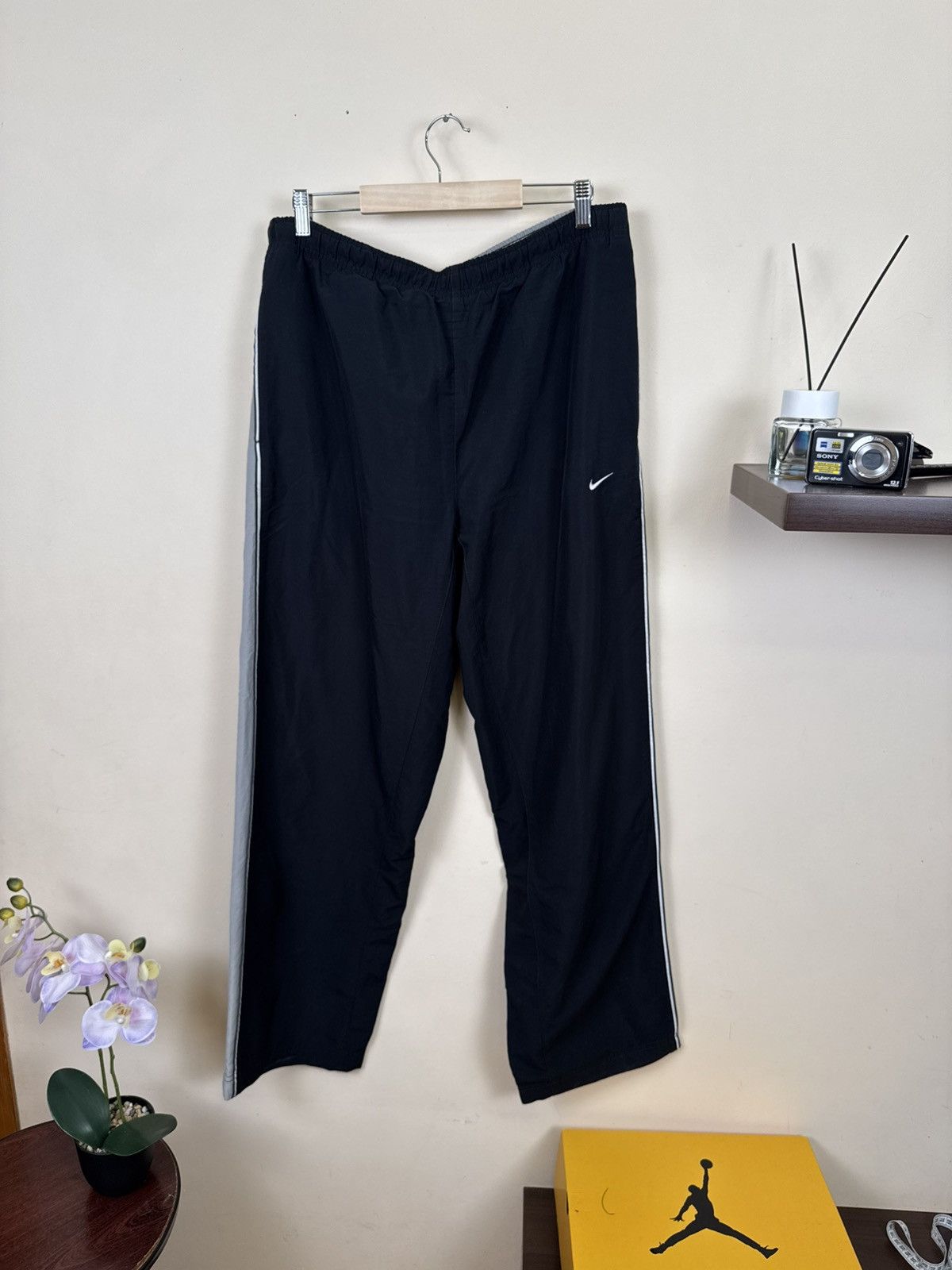 Nike Vintage Nike Pants Nylon Streetwear Straight Black Swoosh XL Size US 36 / EU 52 - 8 Thumbnail