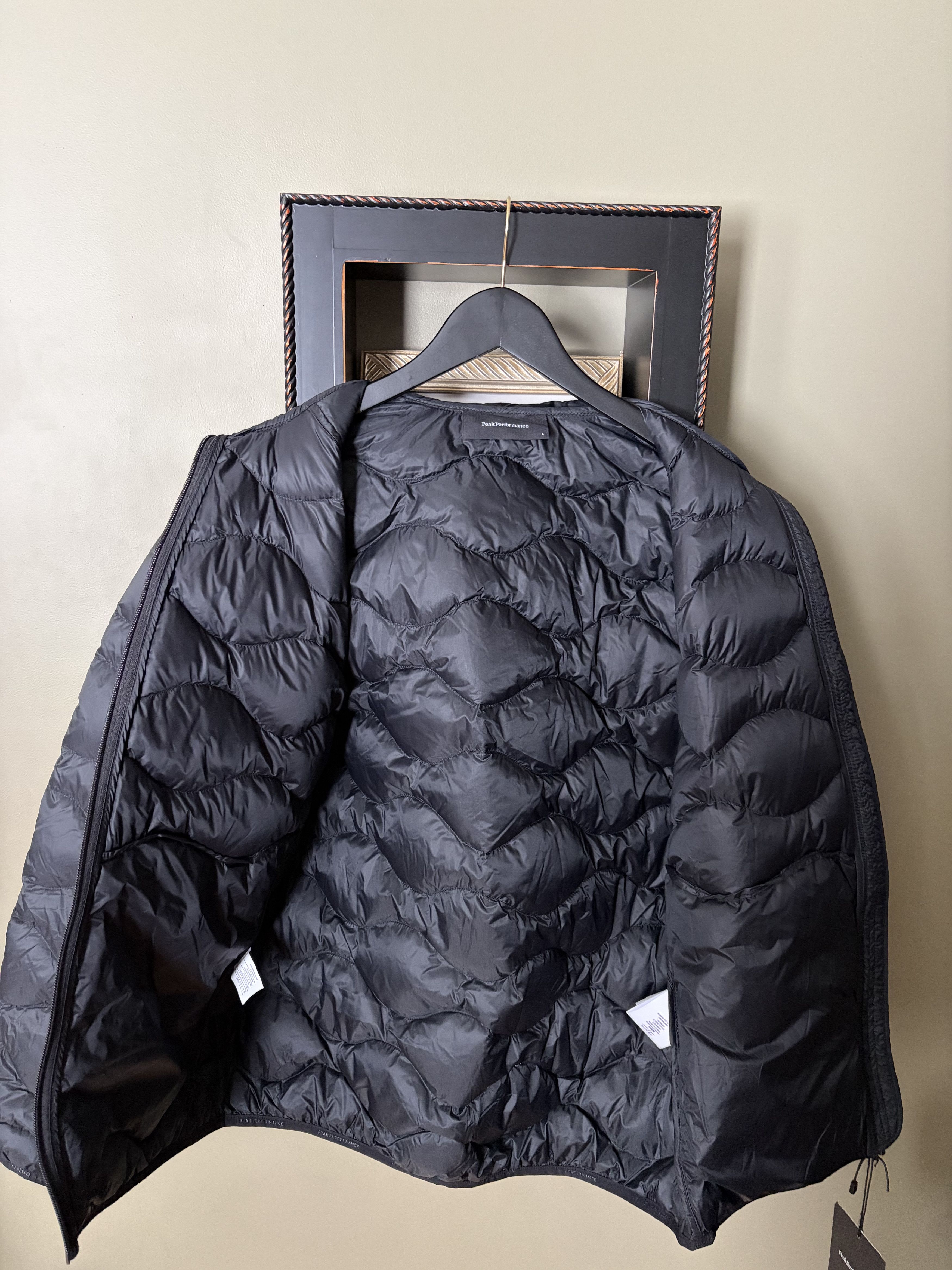 Peak Performance Peak Performance black helium puffer men's large NWT Size US L / EU 52-54 / 3 - 5 Thumbnail