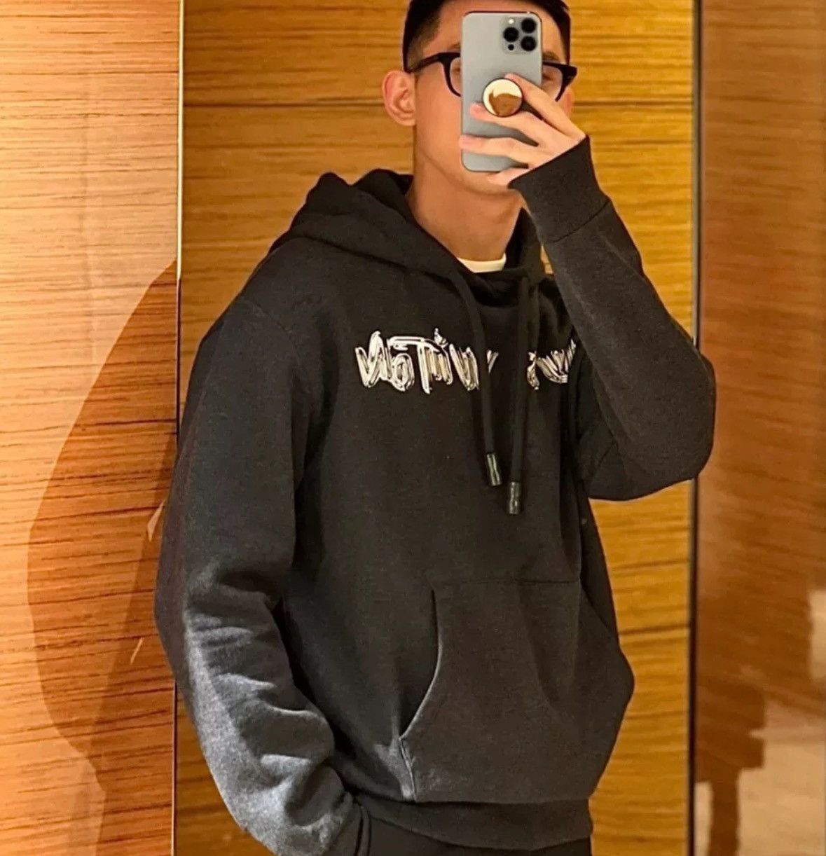 Louis Vuitton Louis Vuitton LV 22 logo letter sleeved sweatshirt Size US XXL / EU 58 / 5 - 9 Thumbnail