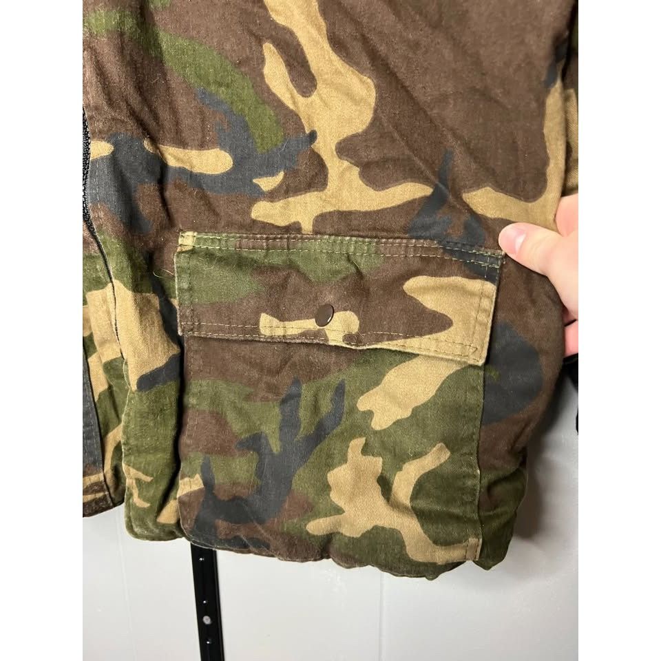 Vintage Vintage 80's Camo Quilted Down Jacket Made in USA sz LG Size US L / EU 52-54 / 3 - 5 Thumbnail