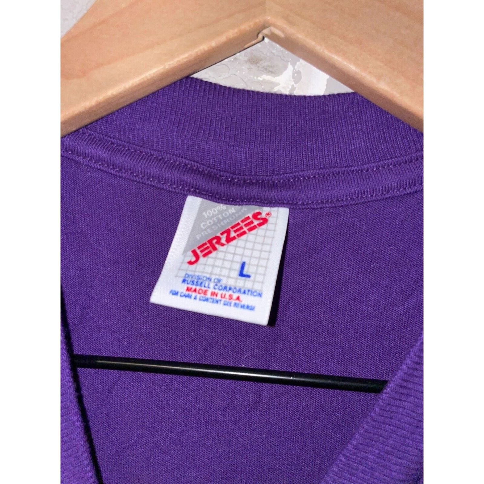 Jerzees Vintage Black Hills Shirt Native American Tee 90s VTG L Size US L / EU 52-54 / 3 - 7 Thumbnail