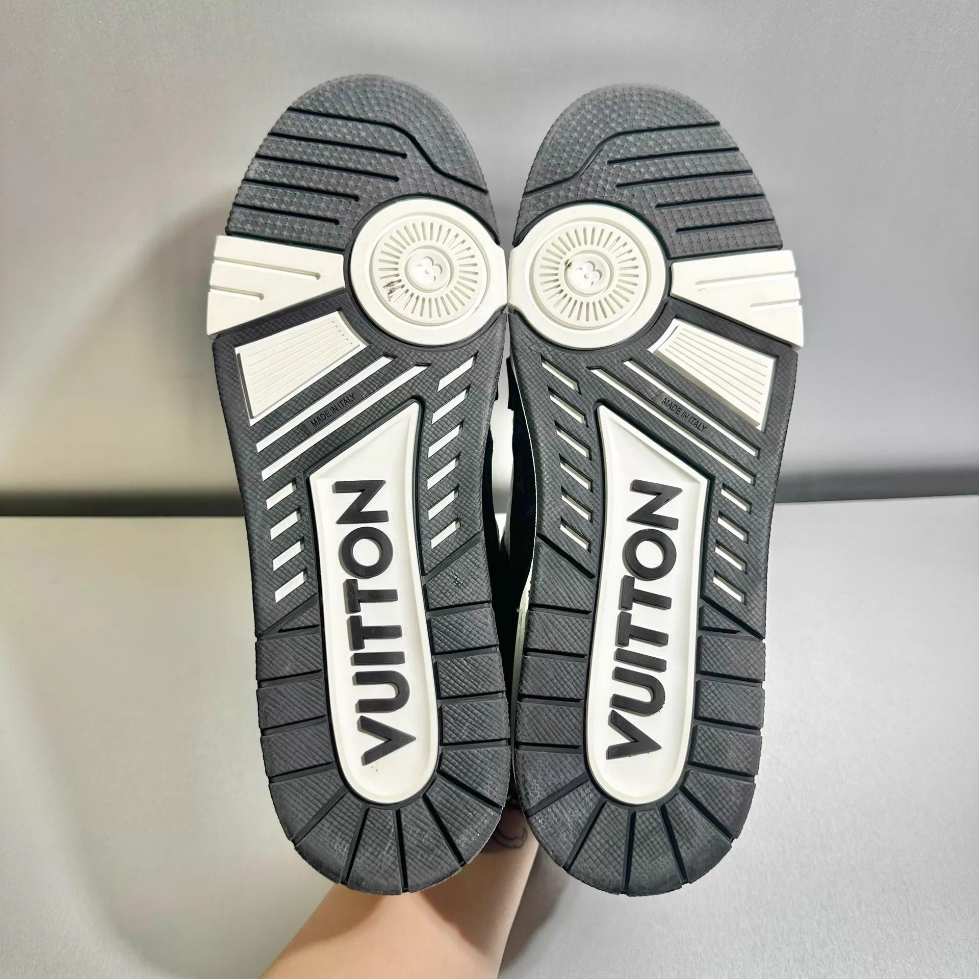 Louis Vuitton Louis Vuitton Trainer Black/White Denim 9/43 Worn 1x Size US 10 / EU 43 - 7 Thumbnail