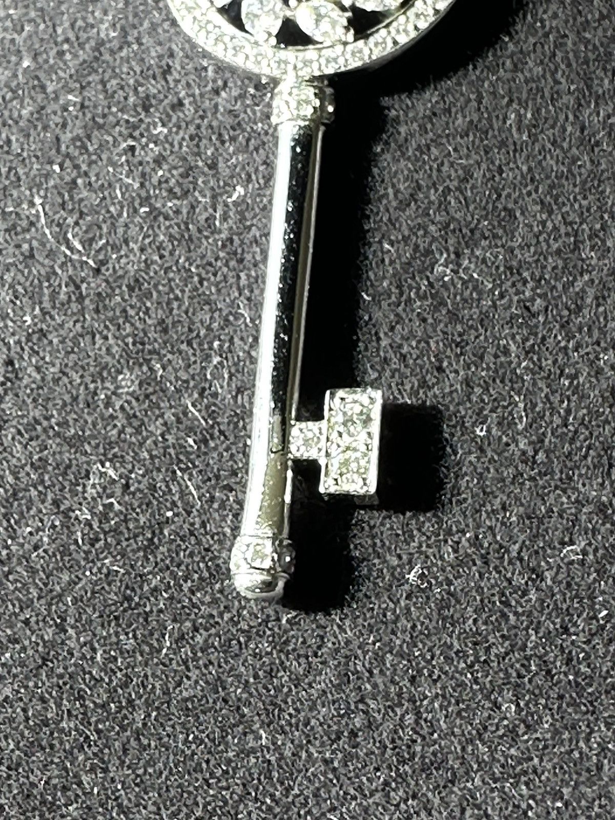 Tiffany & Co. Platinum Victoria Vine Key Pendant w 24in chain and Mini Key Size ONE SIZE - 7 Thumbnail
