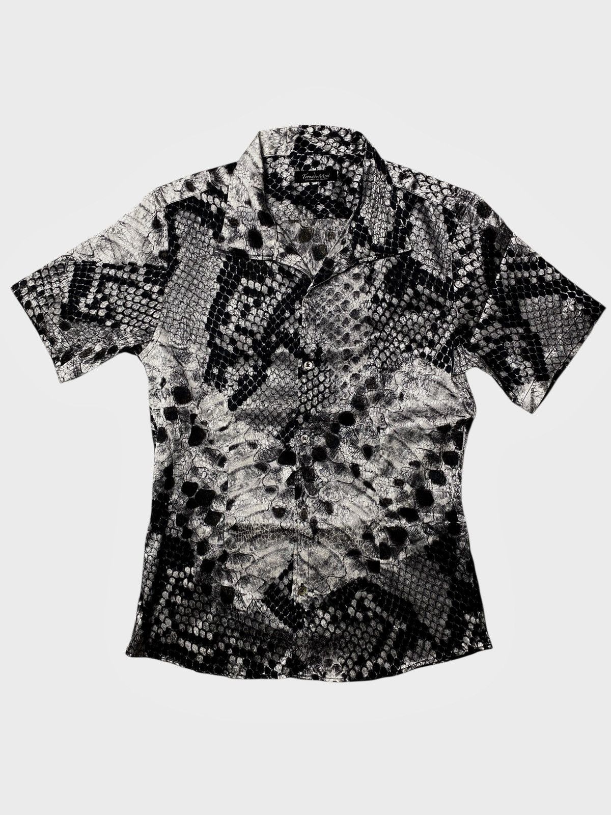 Tornado Mart 2000's Tornado Mart Monochrome Phyton Pattern Shirts Size US M / EU 48-50 / 2 - 1 Thumbnail