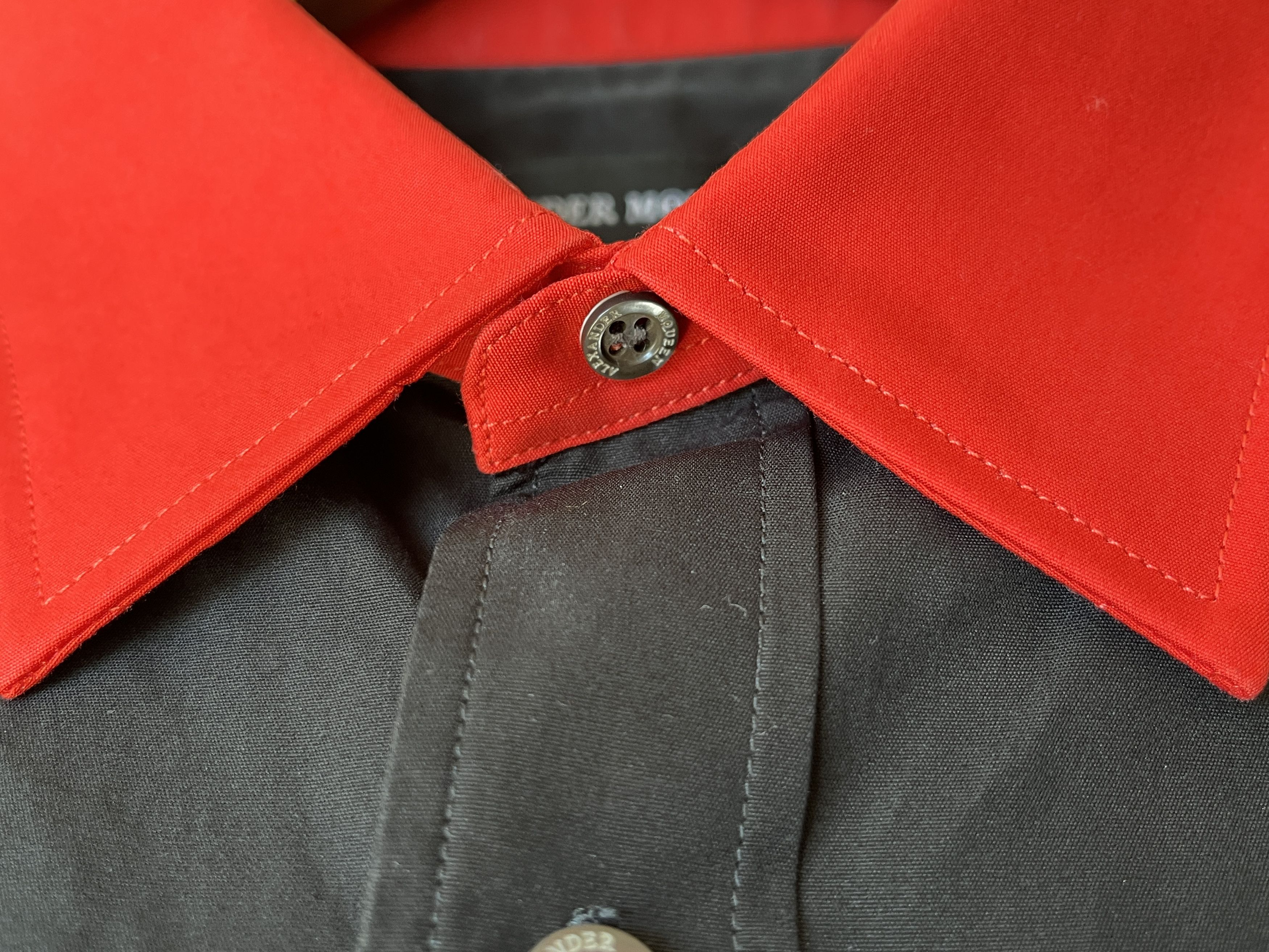 Alexander McQueen Alexander McQueen Cotton Shirt. Small. Black & Red Size US XS / EU 42 / 0 - 8 Thumbnail