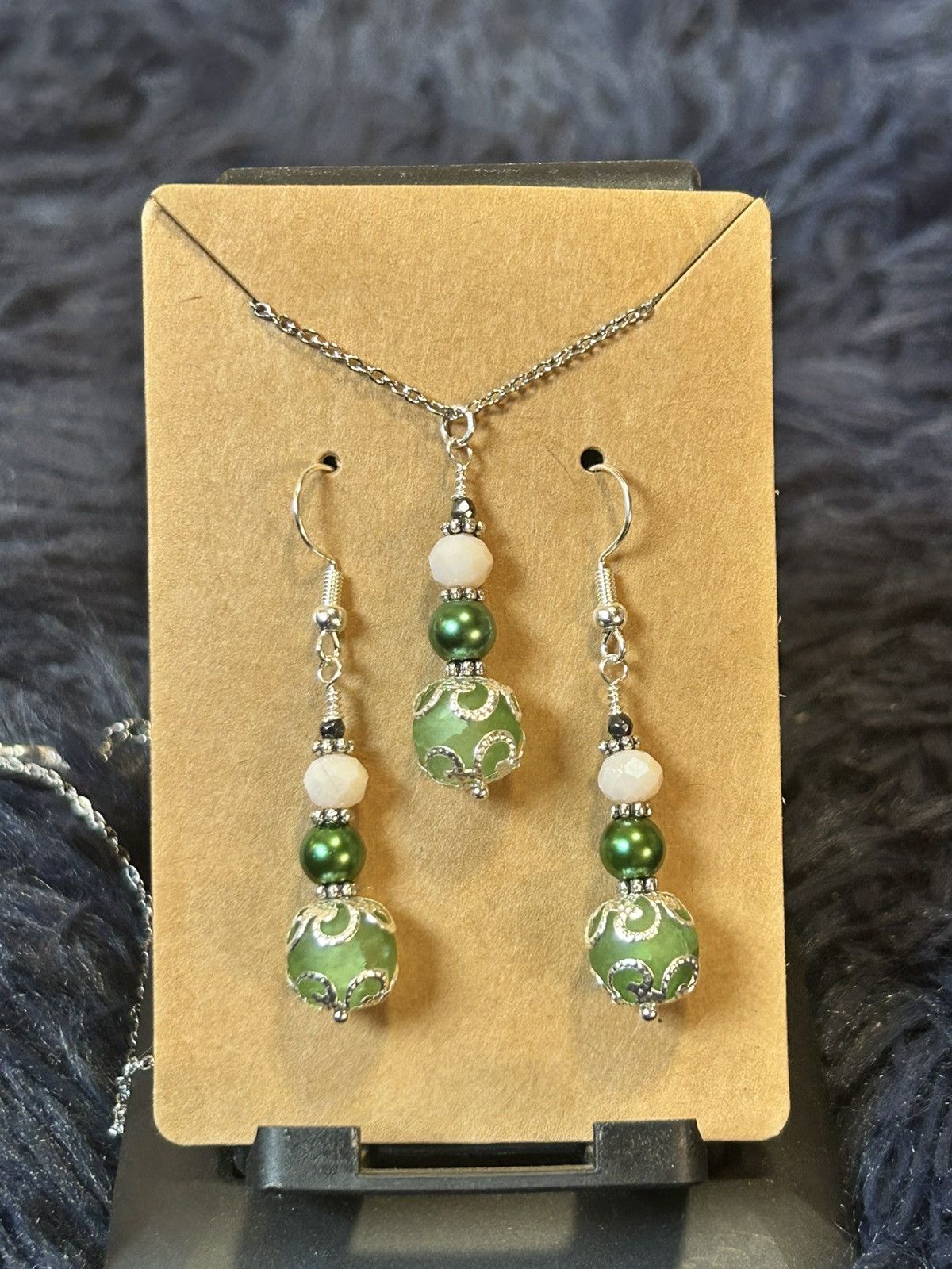 Handmade Handcrafted green crackle glass pearl crystal necklace set Size ONE SIZE - 2 Thumbnail