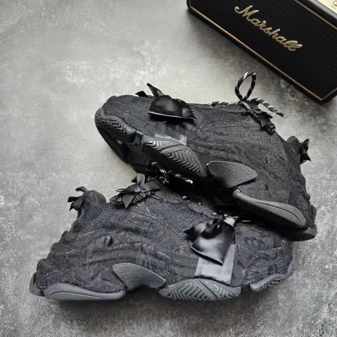 Balenciaga BALENCIAGA TRIPLE S Black Bow 38 98 New Original Box Size US 7 / IT 37 - 6 Thumbnail