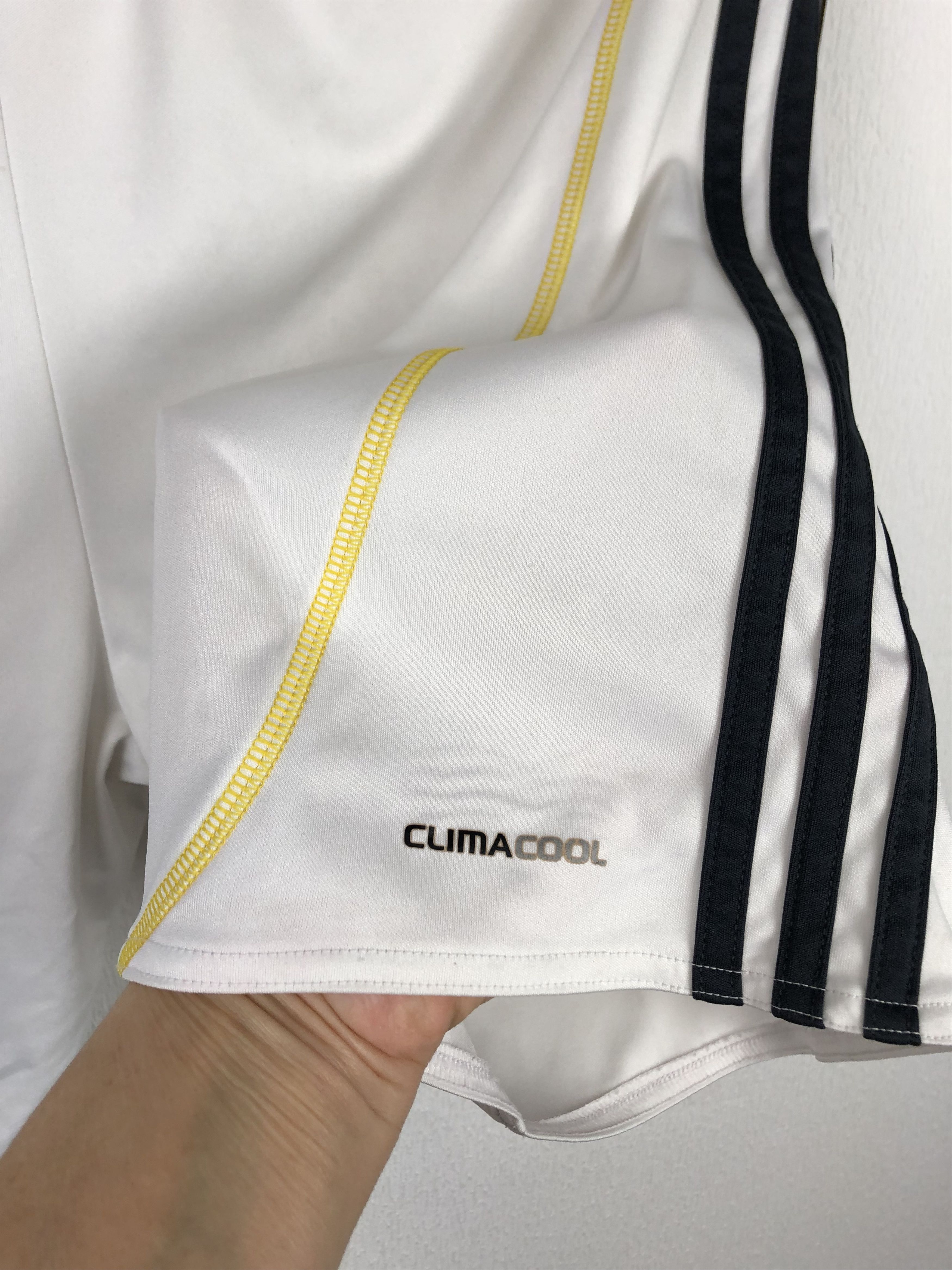Adidas Vintage Adidas Real Madrid Football Shorts Soccer White L Size US 34 / EU 50 - 12 Thumbnail