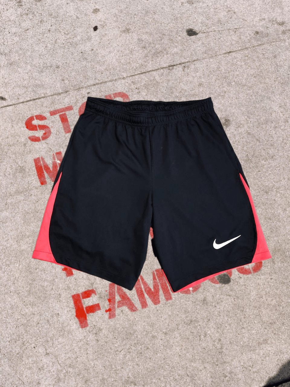 Nike Nike Shorts Men DRI-FIT Gym Training Colorblock Training Size US 30 / EU 46 - 1 Thumbnail
