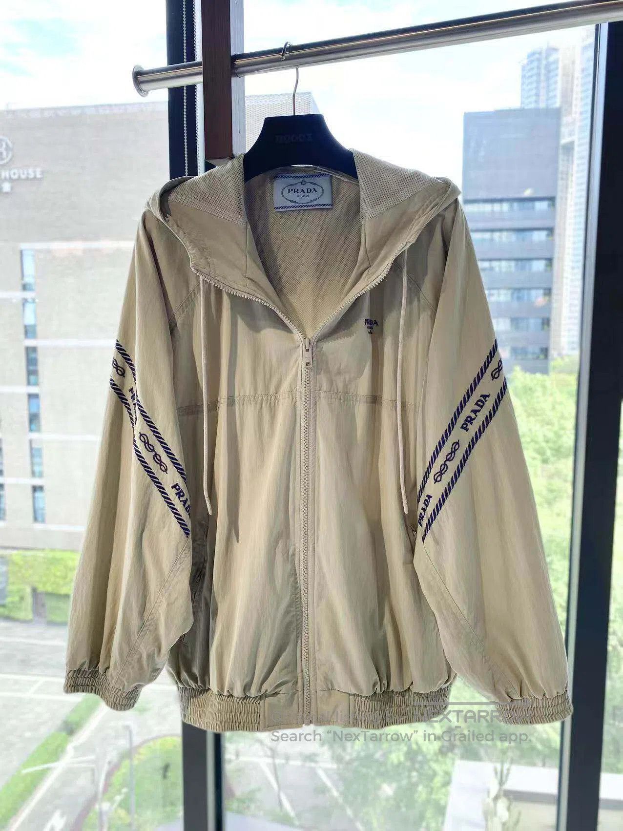 Prada Prada Logo Print Hooded Cotton Jacket| Size XS / US 0-2 / IT 36-38 - 2 Thumbnail