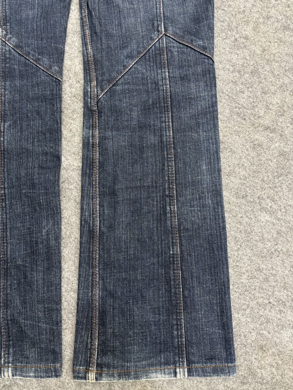 HIDEAWAYS 💥Avant Garde💥Hideaways Multiple Seam Flare Denim F621 Size US 31 - 16 Thumbnail