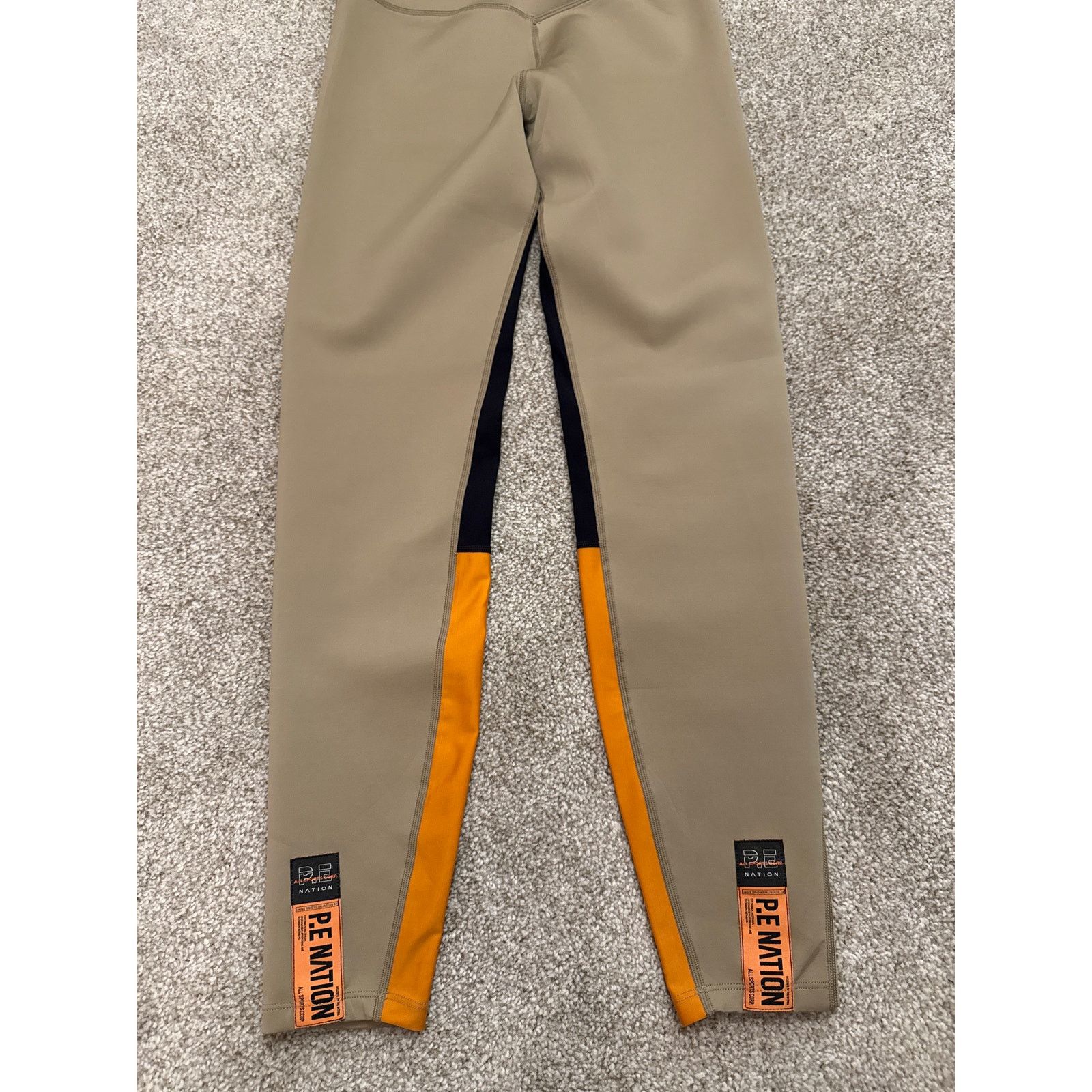 Peloton Peloton P.E. Nation Matte Finish Coastline Legging in Kelp,S Size 27" / US 4 / IT 40 - 7 Thumbnail