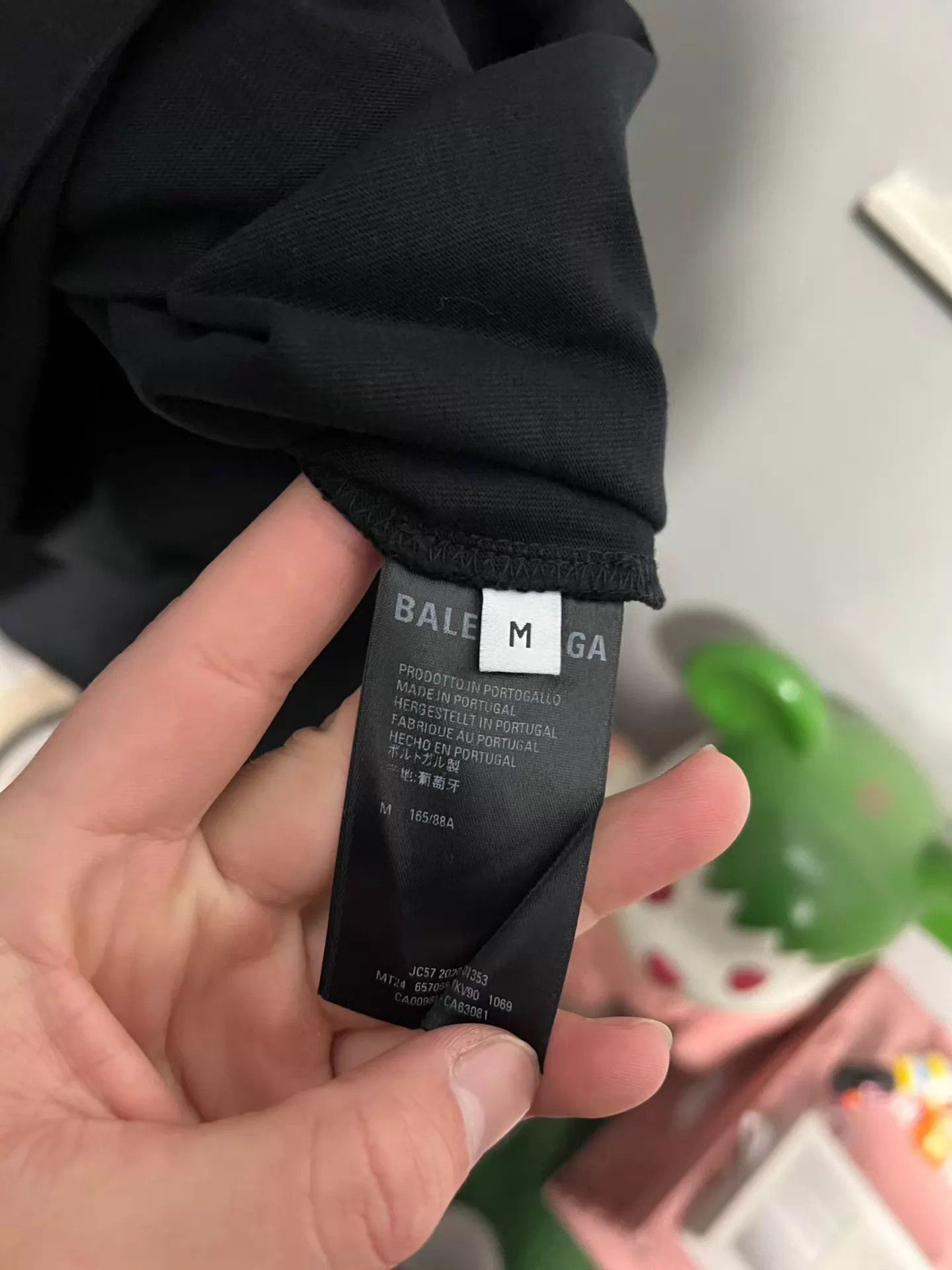 Balenciaga Black Short-Sleeve Oversized T-Shirt. Size US M / EU 48-50 / 2 - 3 Thumbnail