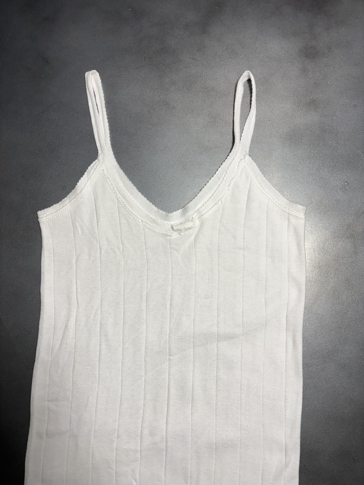 Vintage Y2K Vintage Tank Top Ribbed Thrashed 90s 2000s Sleeveless T Size S / US 4 / IT 40 - 3 Thumbnail