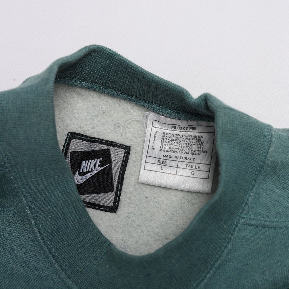 Nike Vintage Nike Embroidered Swoosh Logo Sweatshirt Size US L / EU 52-54 / 3 - 8 Thumbnail