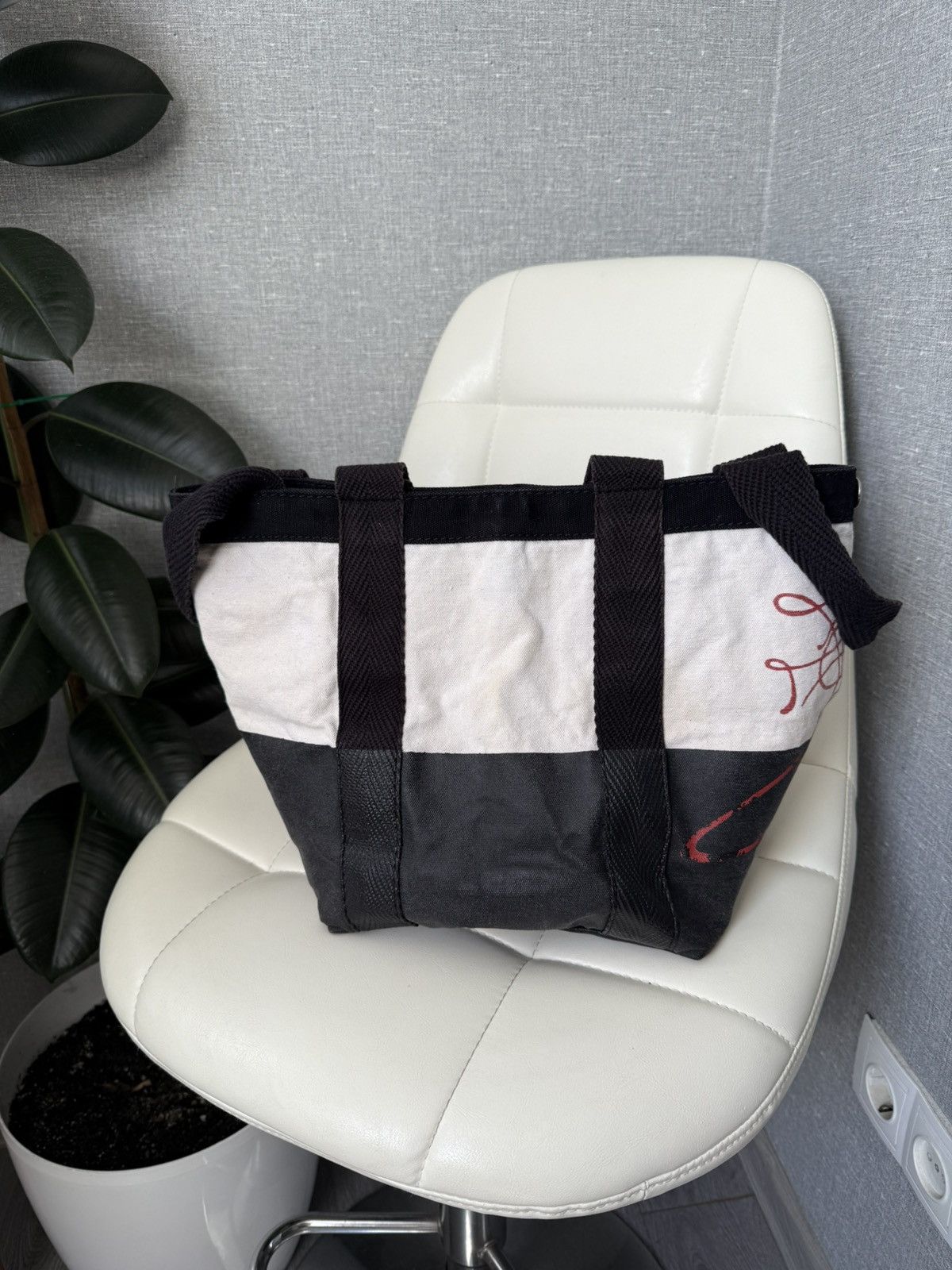 Vivienne Westwood Vivienne Westwood Women's Worker Small Runner Holdall Bag Size ONE SIZE - 16 Thumbnail