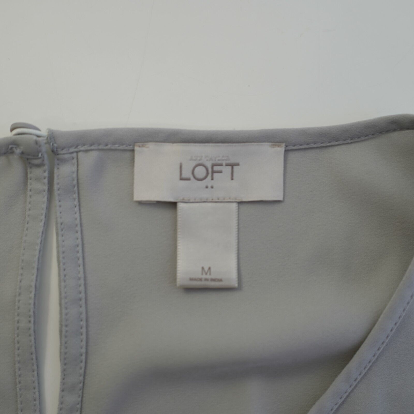 Ann Taylor Ann Taylor Loft Medium Gray Ruffles Blouse Top Scoop Neck Sl Size M / US 6-8 / IT 42-44 - 5 Thumbnail