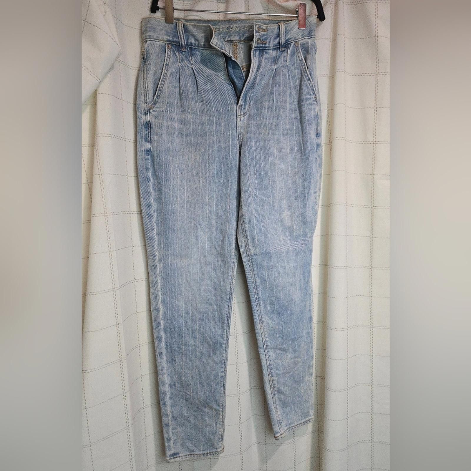 American Eagle Outfitters American Eagle Mom Jean Size 26" / US 2 / IT 38 - 1 Thumbnail