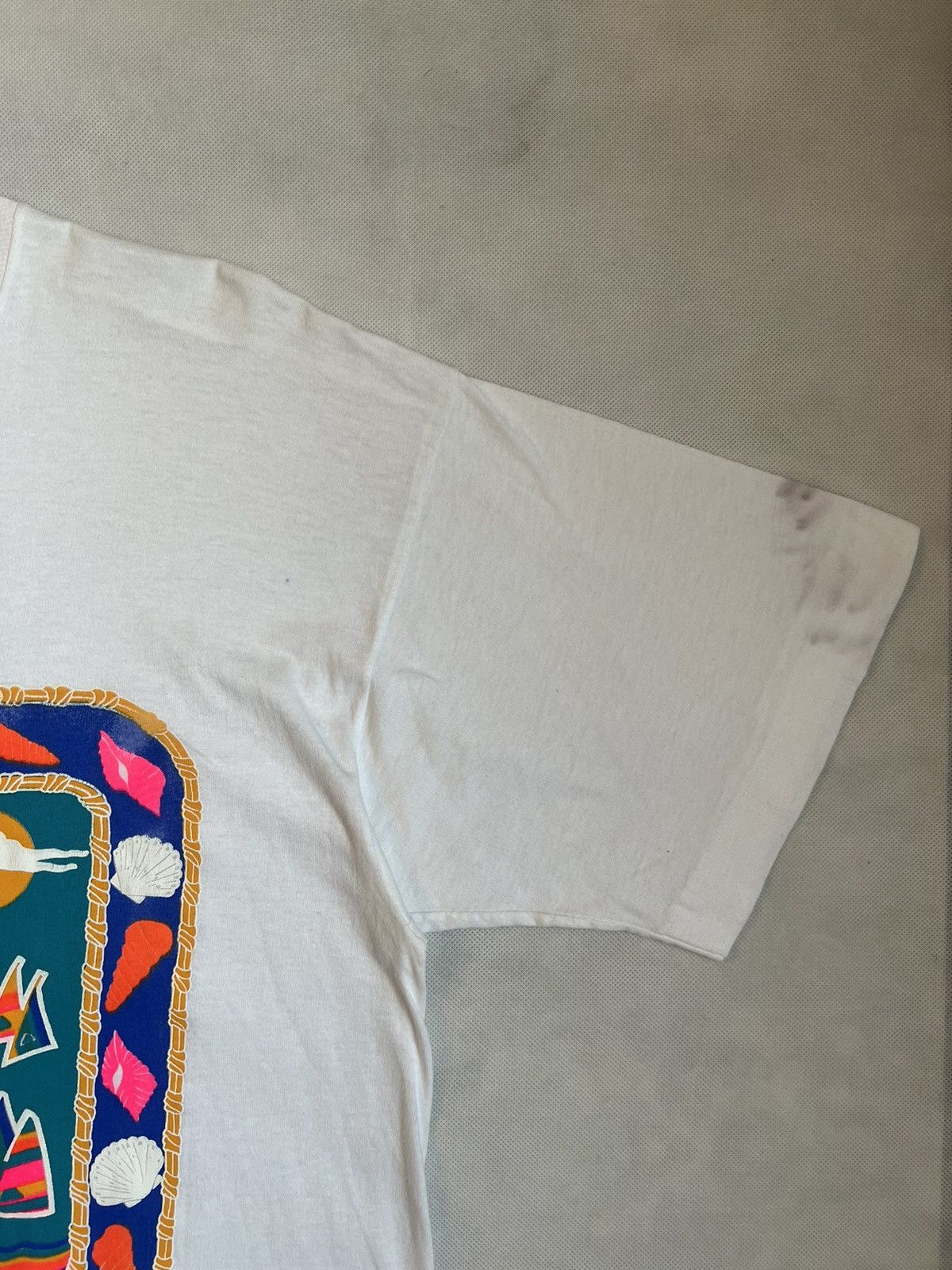 Vintage Vintage 90's Guam Graphic Art Hawaii Tees Size US L / EU 52-54 / 3 - 4 Thumbnail