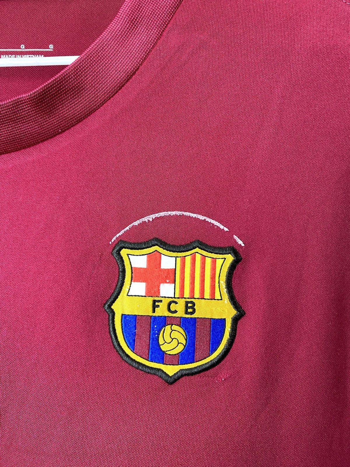 Nike Vintage Nike Barcelona Soccer Jersey T Shirt Size US L / EU 52-54 / 3 - 4 Thumbnail