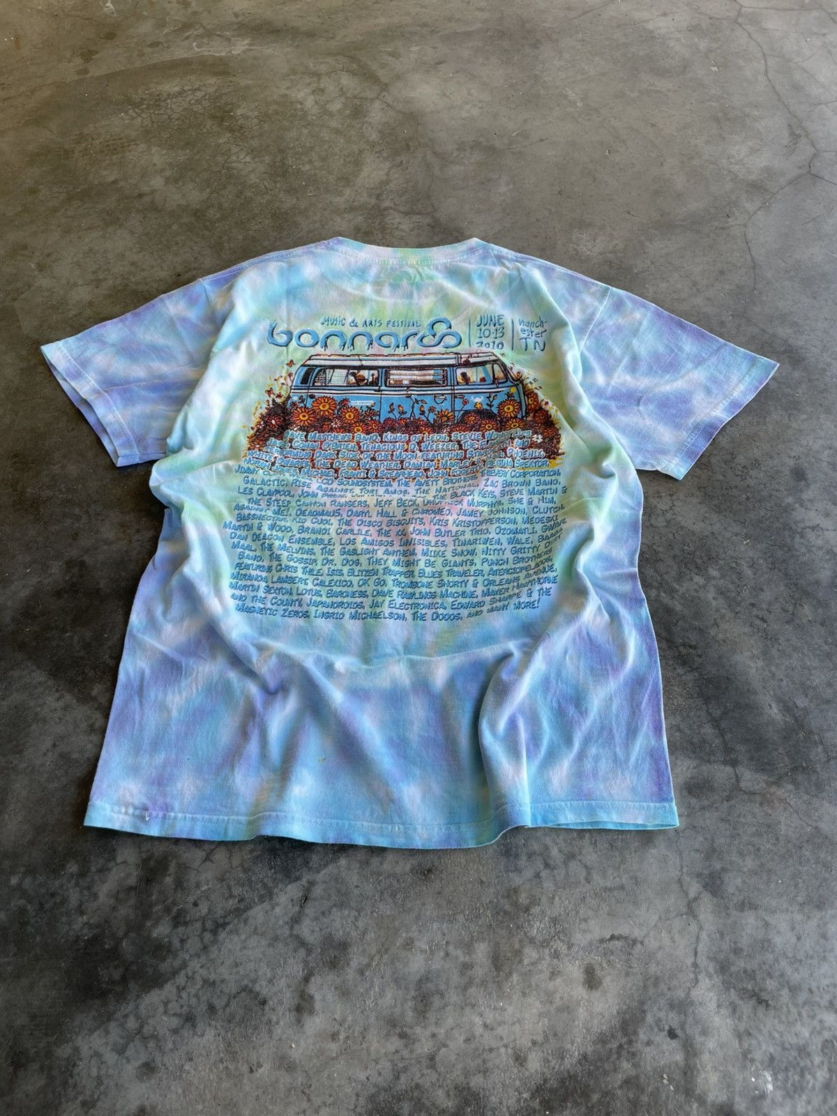 Band Tees Bonnaroo, Music & Arts Fest 2010 Size US M / EU 48-50 / 2 - 13 Thumbnail