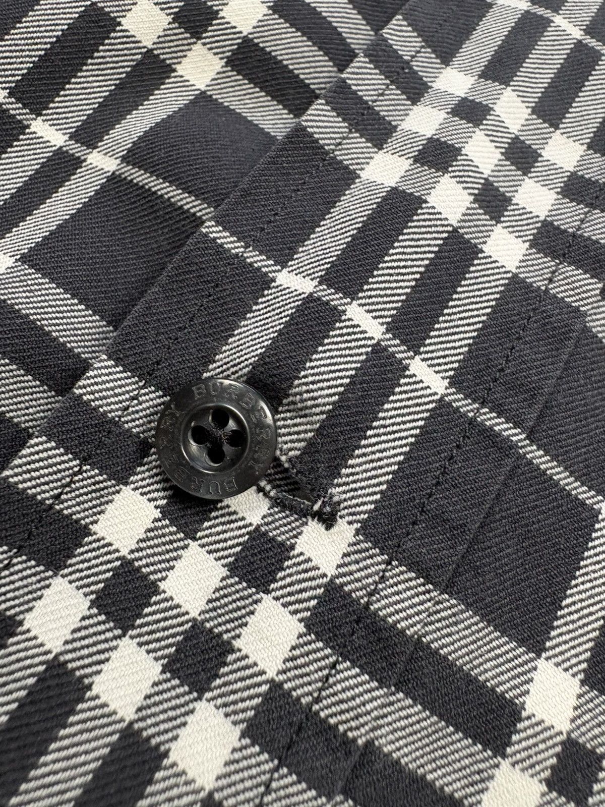 Burberry Burberry London Vintage 2000s Black Check Shirt Rare England Size US XL / EU 56 / 4 - 6 Thumbnail