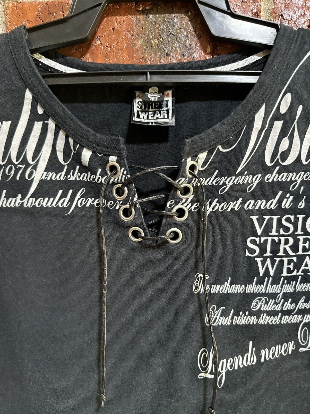 Vision Streetwear Vintage Vision StreetWear Skateboard Skulls Faded Tee Size US M / EU 48-50 / 2 - 2 Thumbnail